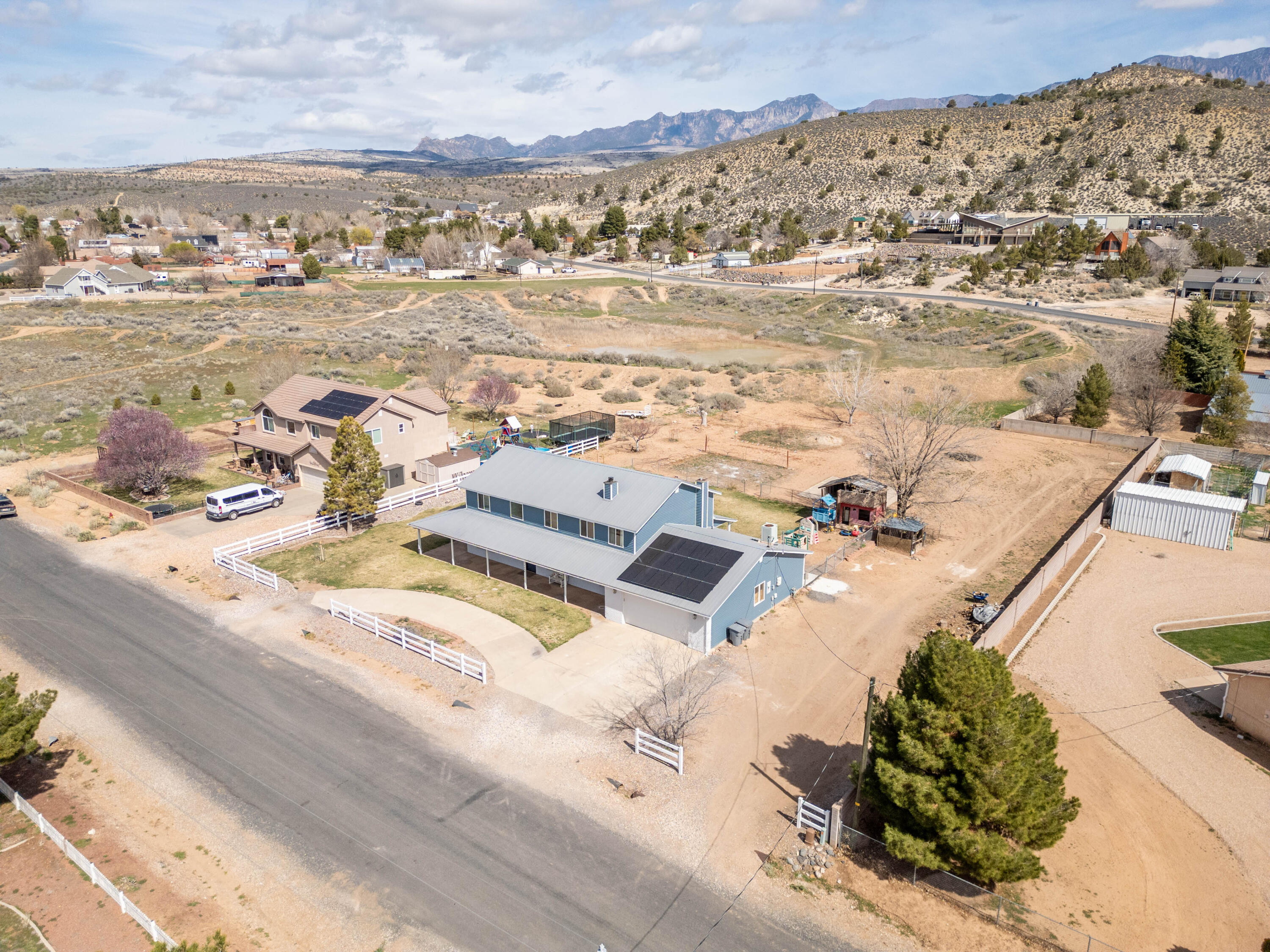 DIAMOND VALLEY ACRES - Residential