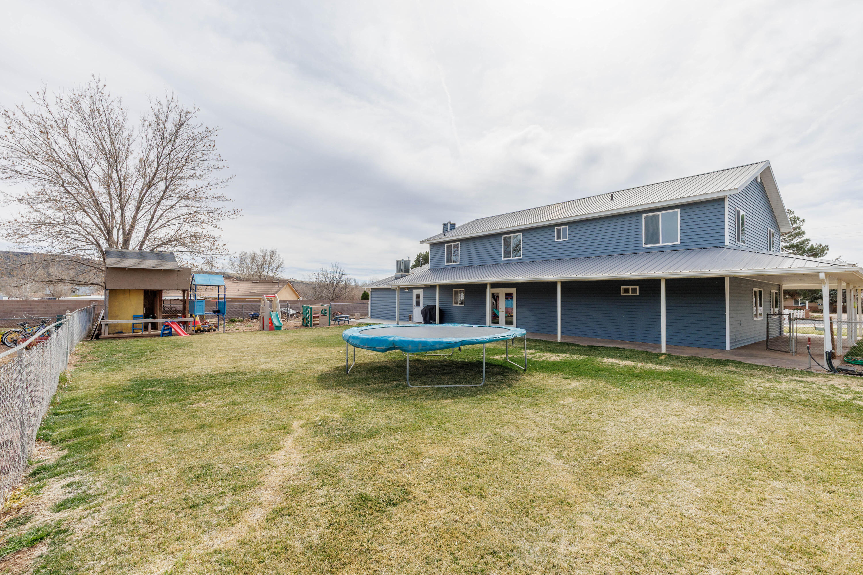 DIAMOND VALLEY ACRES - Residential
