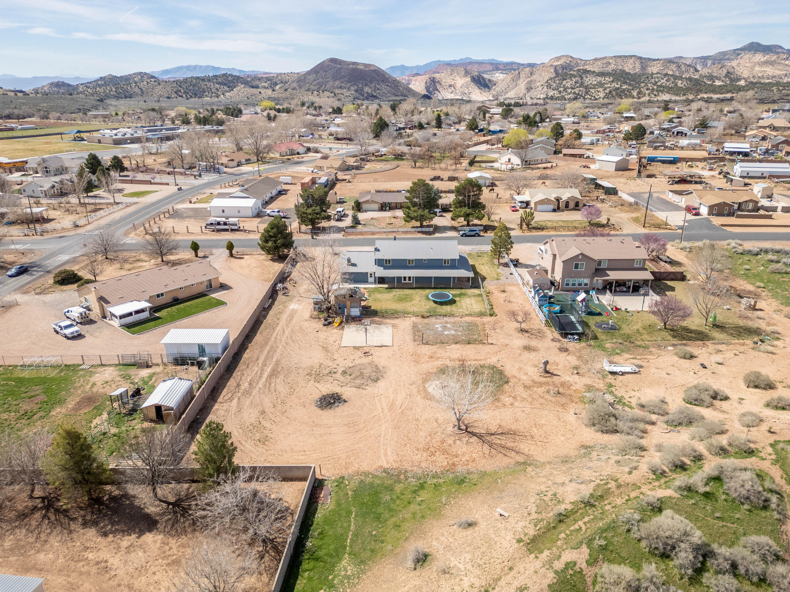 DIAMOND VALLEY ACRES - Residential