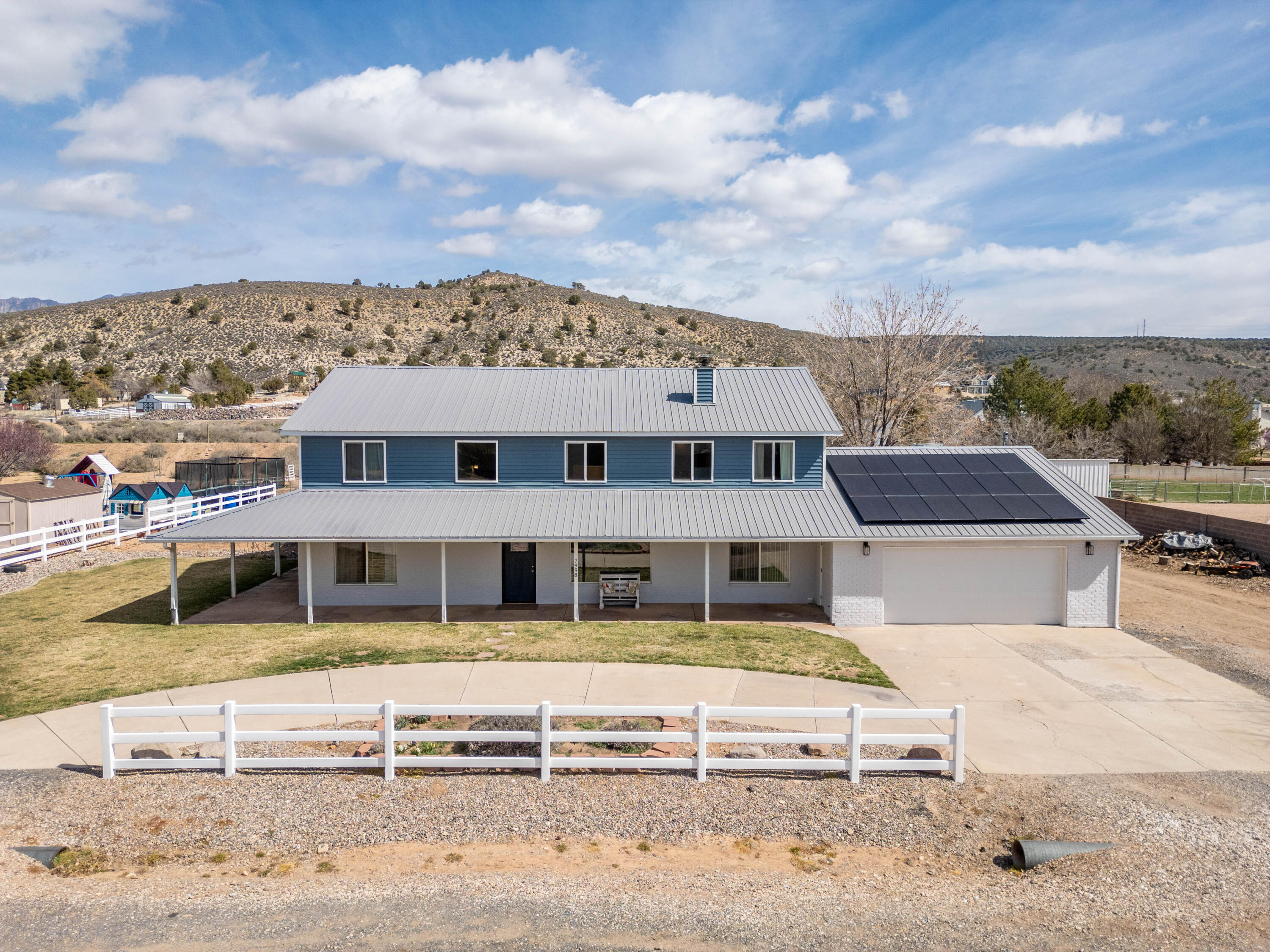 DIAMOND VALLEY ACRES - Residential
