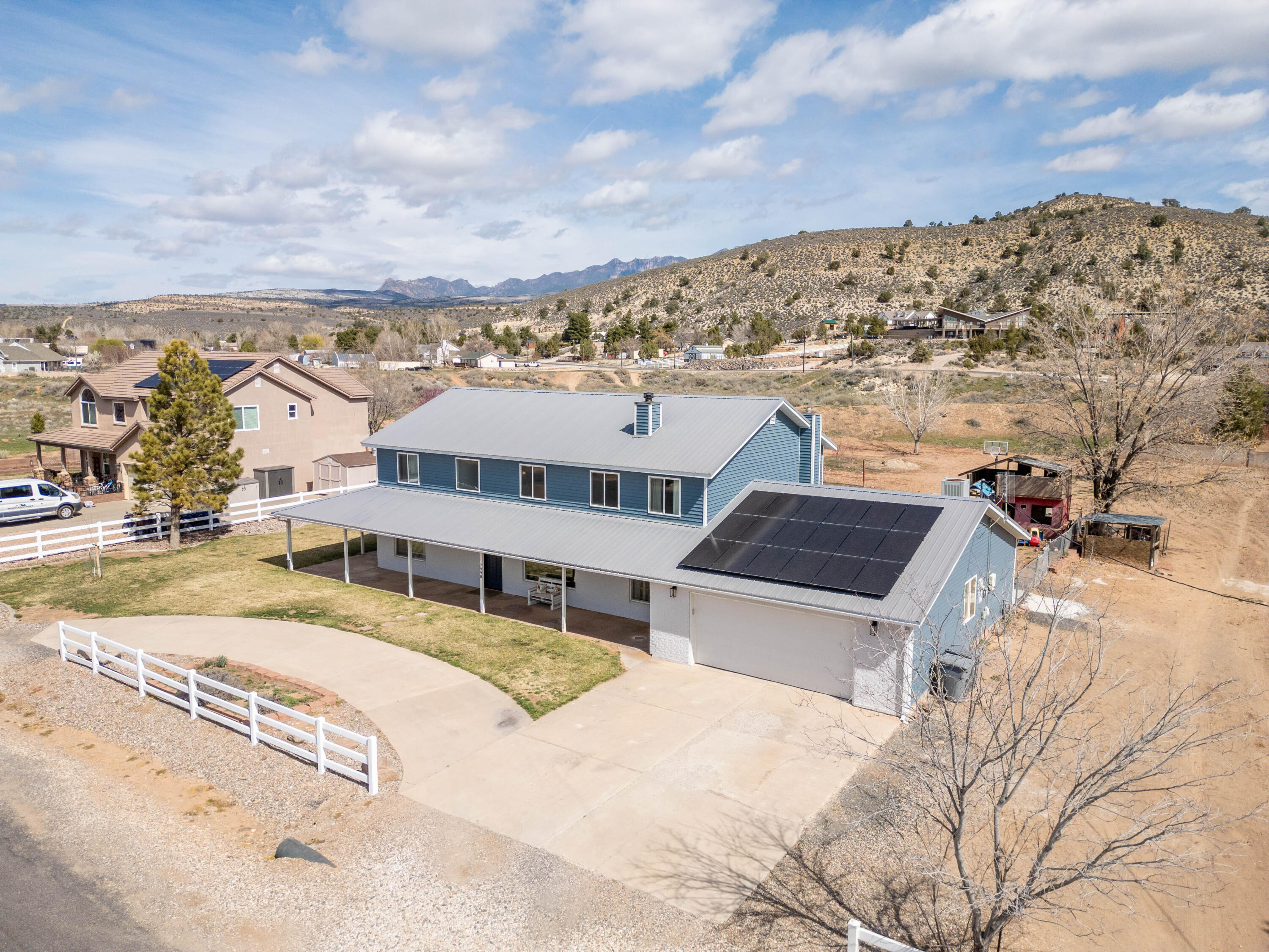 DIAMOND VALLEY ACRES - Residential