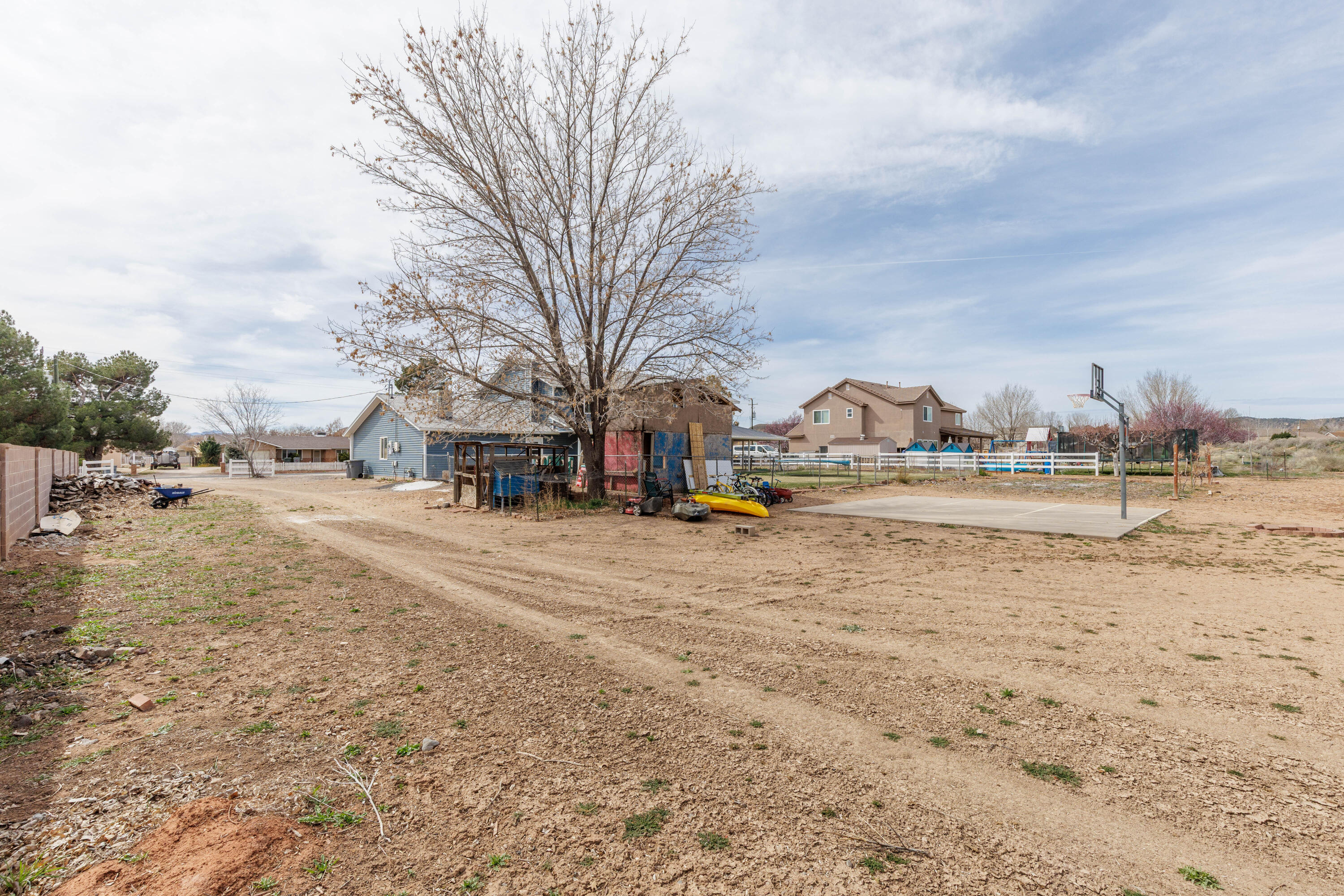 DIAMOND VALLEY ACRES - Residential