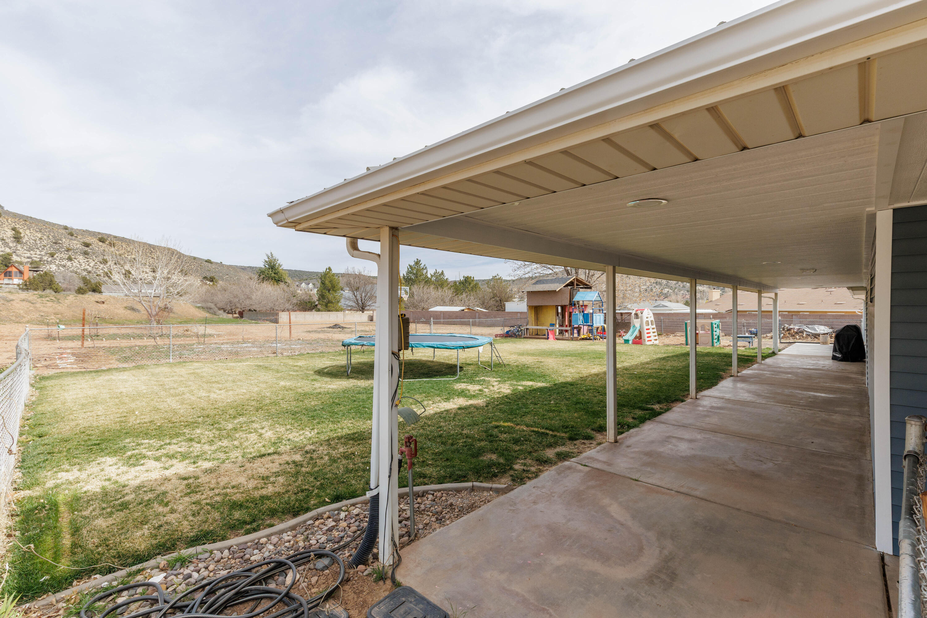 DIAMOND VALLEY ACRES - Residential