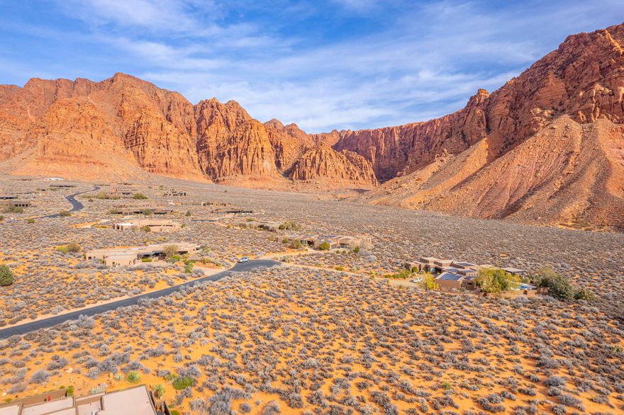 A rare opportunity to acquire one of the last undeveloped premium estate-sized lots in the prestigious upper Shonto area of Kayenta, Southern Utah's unique desert community. Situated at the base of jagged and towering red cliffs, on a quiet secluded cul-de-sac, this is the perfect spot for designing and building your customized dream home. Enjoy seasonal 1,000 foot waterfalls, jaw dropping sunsets, protected night skies, tranquility and solitude, just minutes away form the cultural, gastronomic and retail offerings of the nearby Kayenta Art Village.