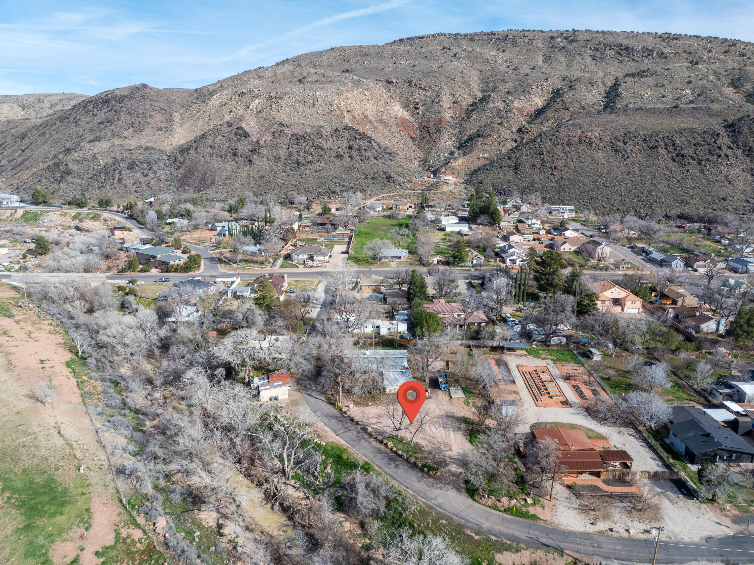 TOQUERVILLE TOWNSITE - Land