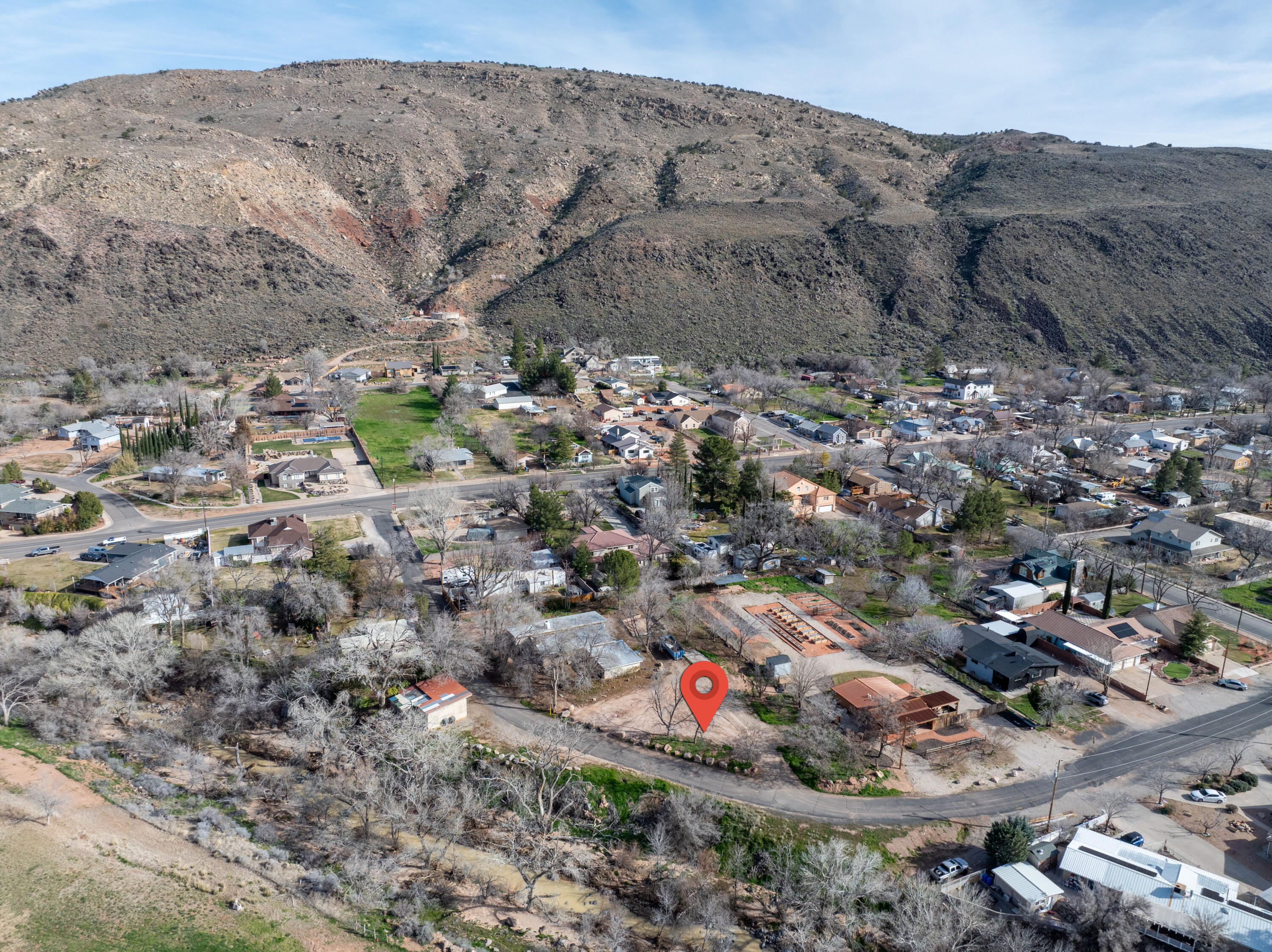 TOQUERVILLE TOWNSITE - Land