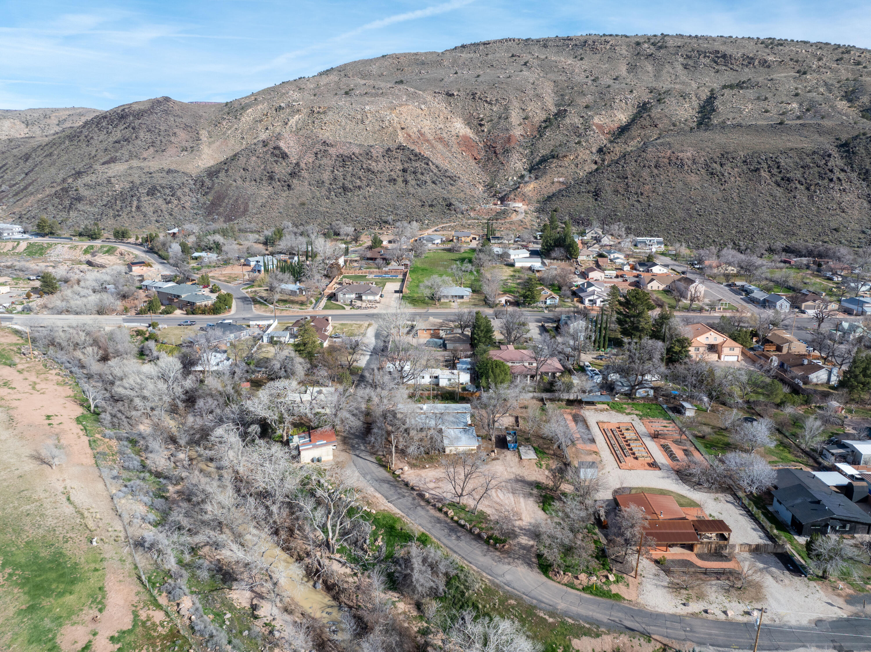 TOQUERVILLE TOWNSITE - Land