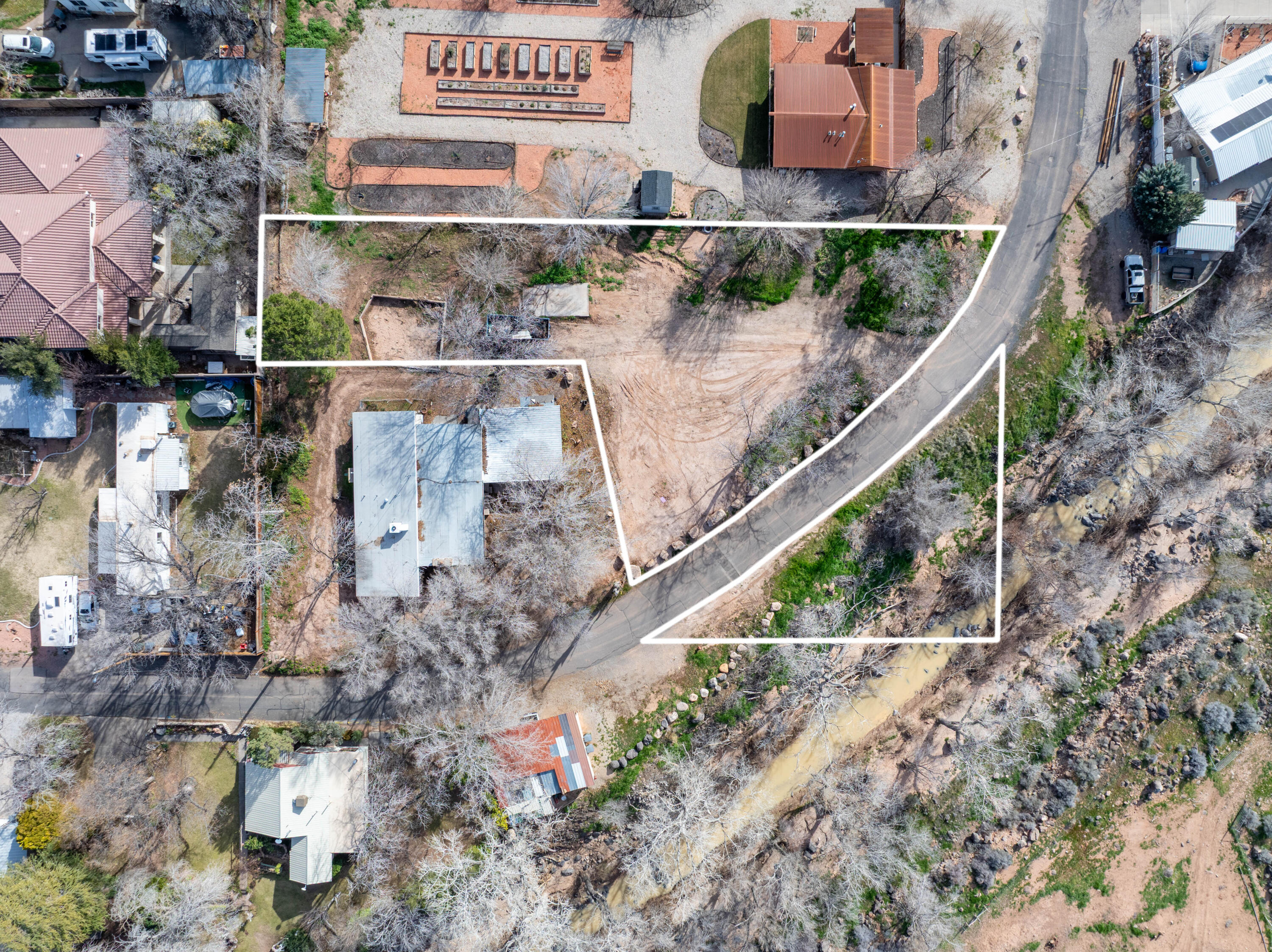 TOQUERVILLE TOWNSITE - Land