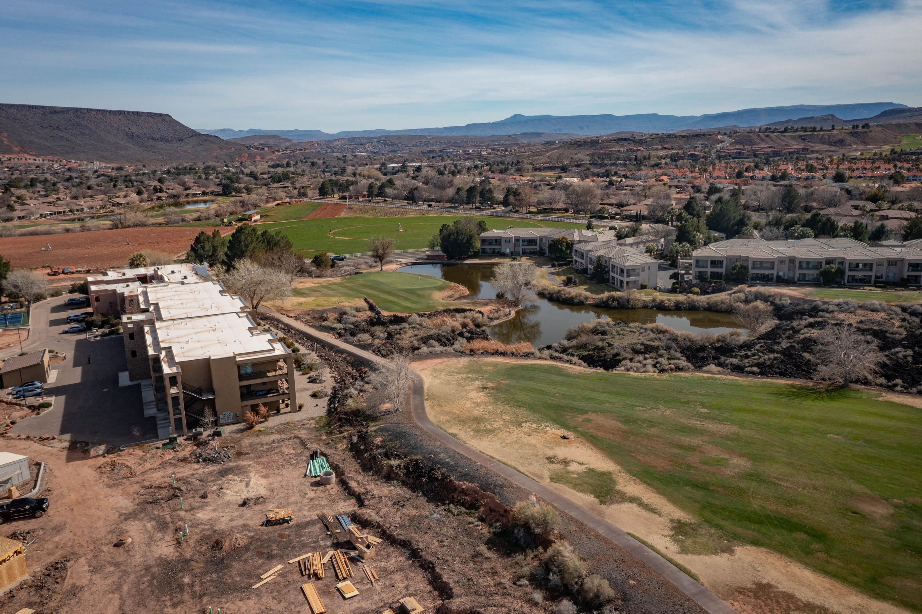 SIENNA PARK CONDOS - Residential