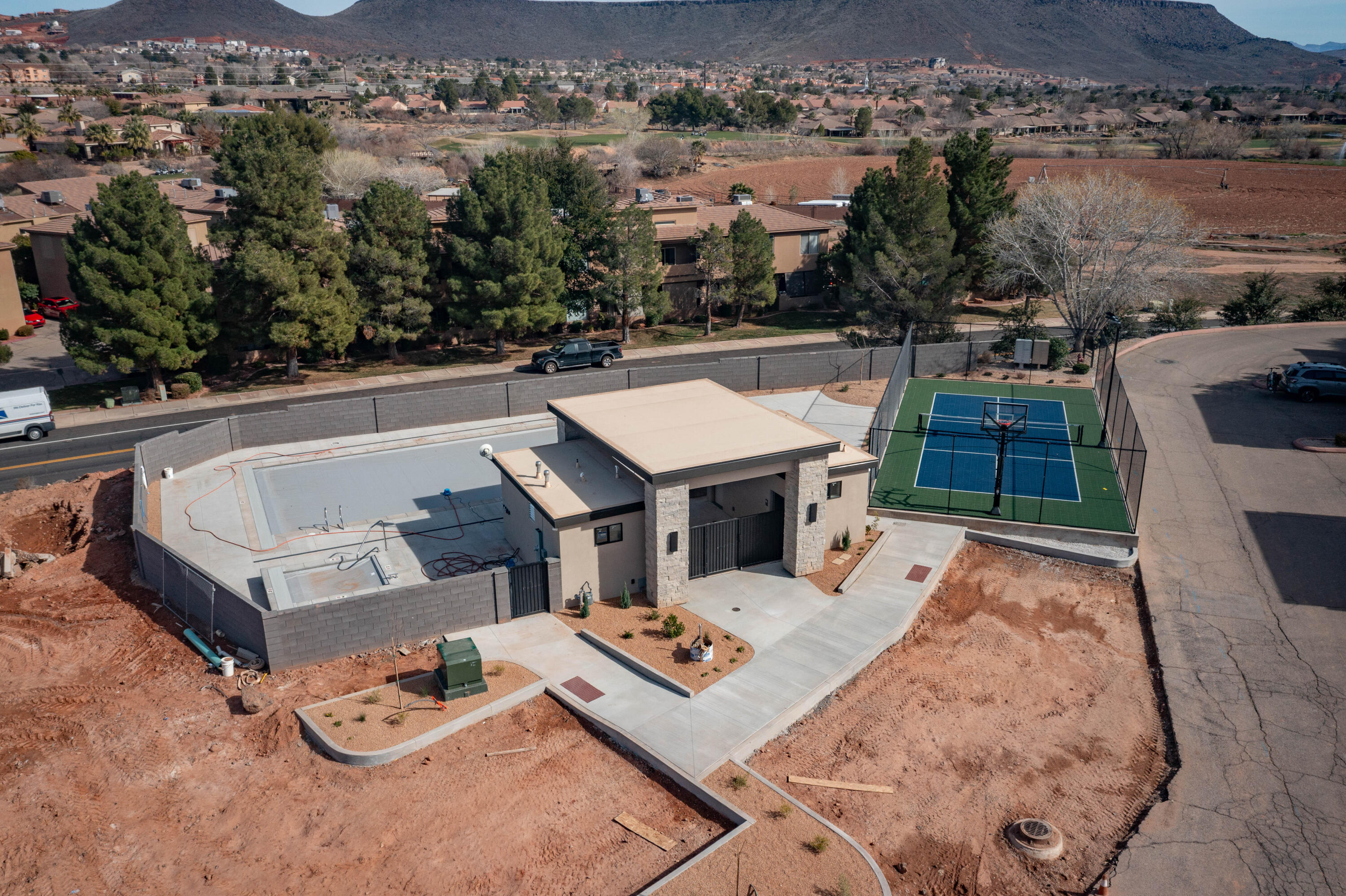 SIENNA PARK CONDOS - Residential