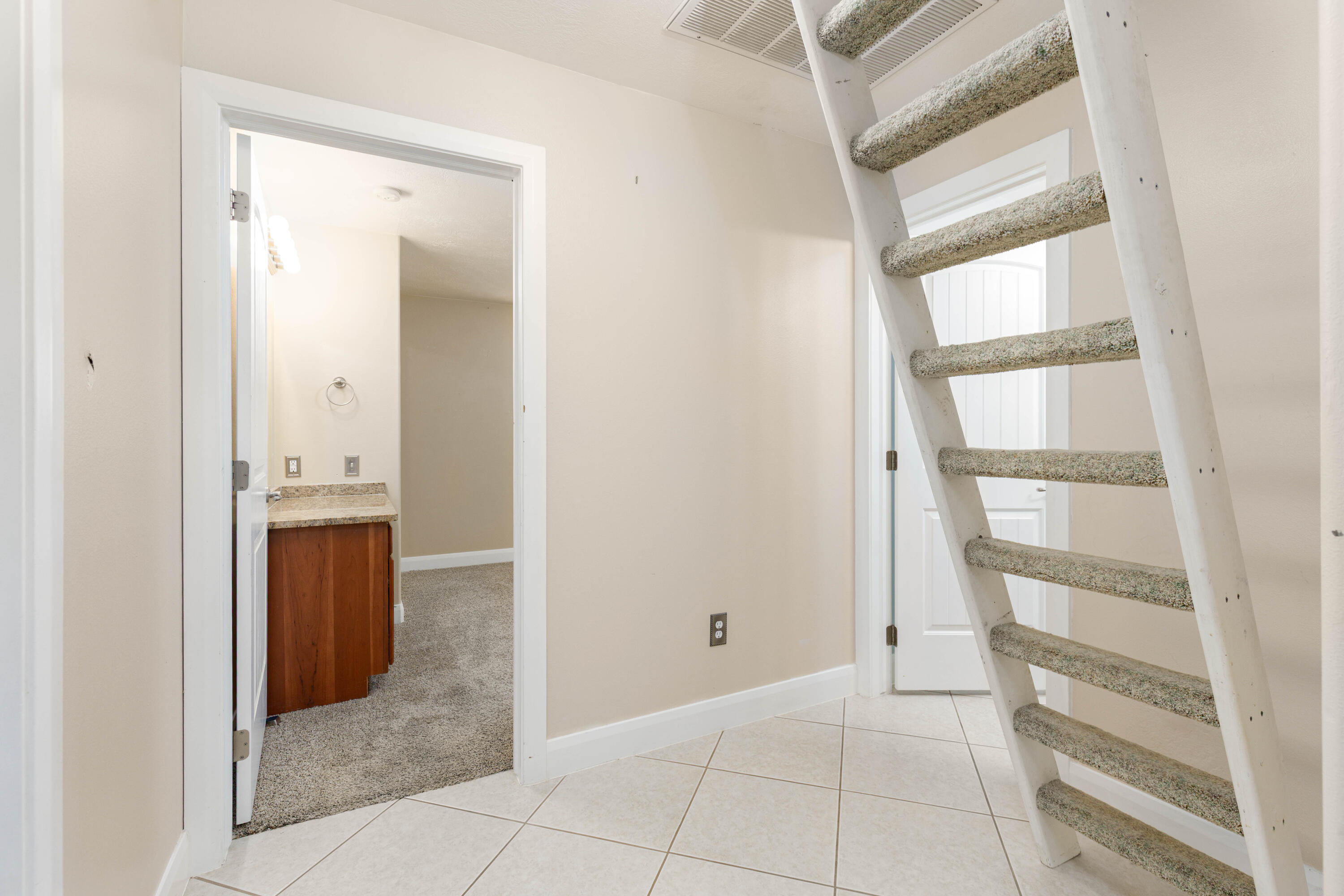 SOUTH ZION ESTATES - Residential