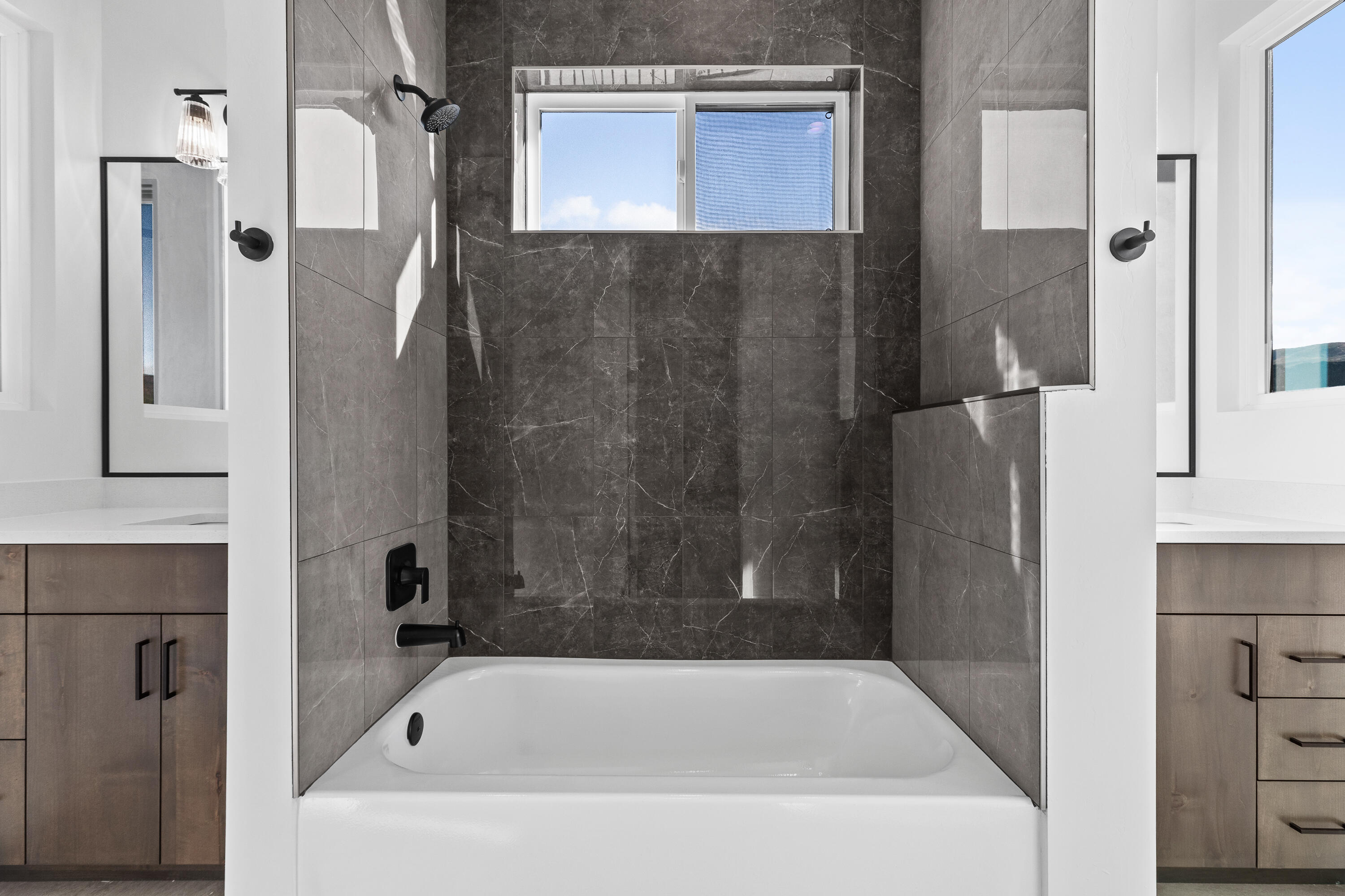 FALCON RIDGE - Residential