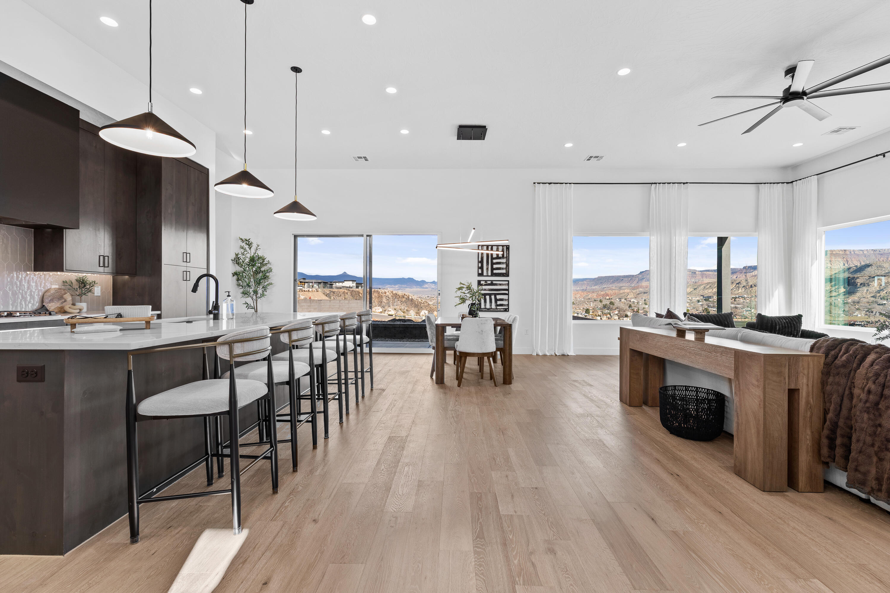 FALCON RIDGE - Residential