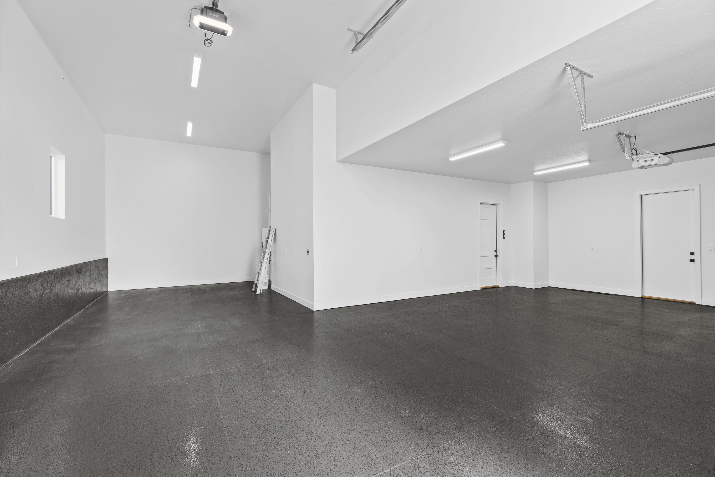 FALCON RIDGE - Residential