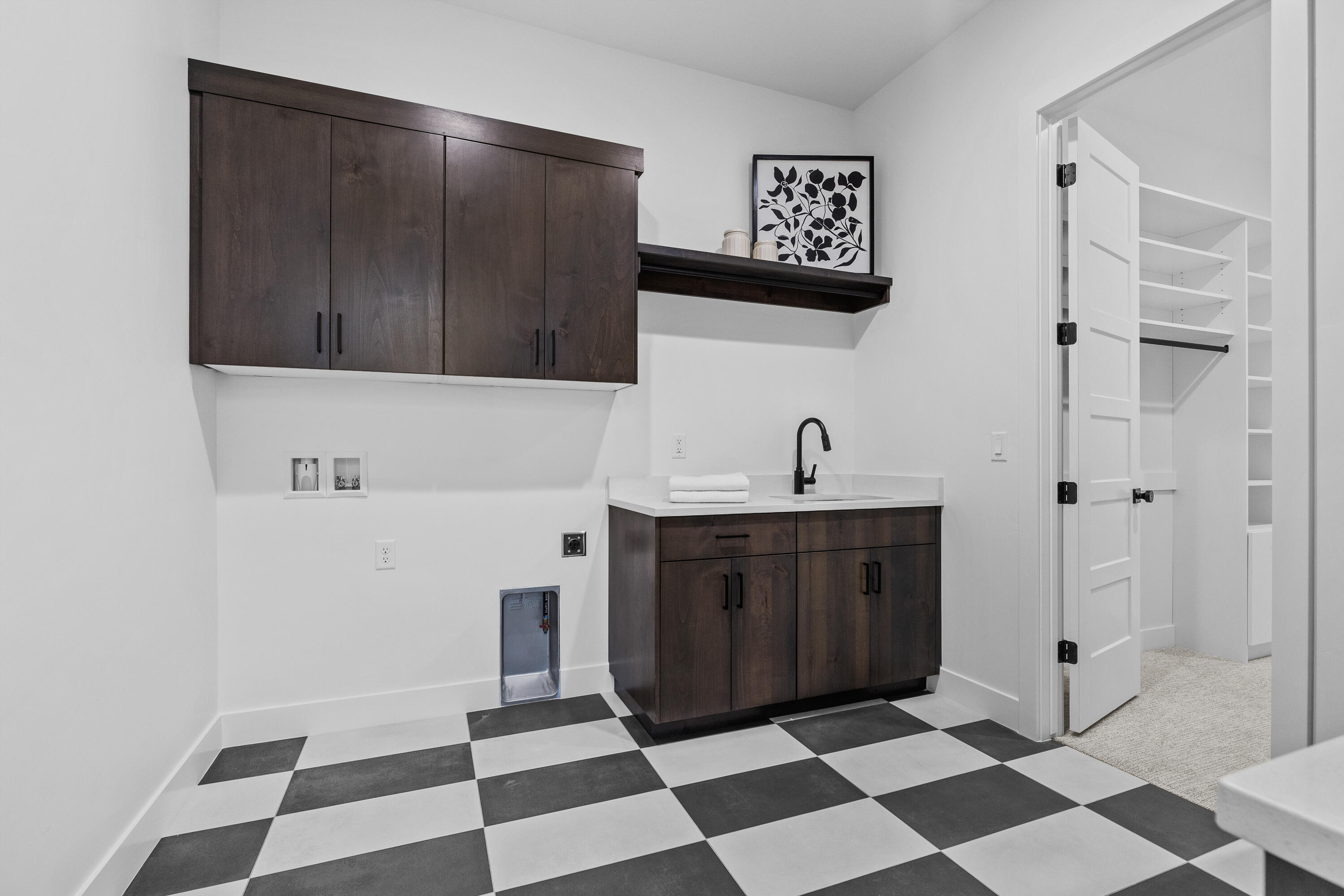 FALCON RIDGE - Residential