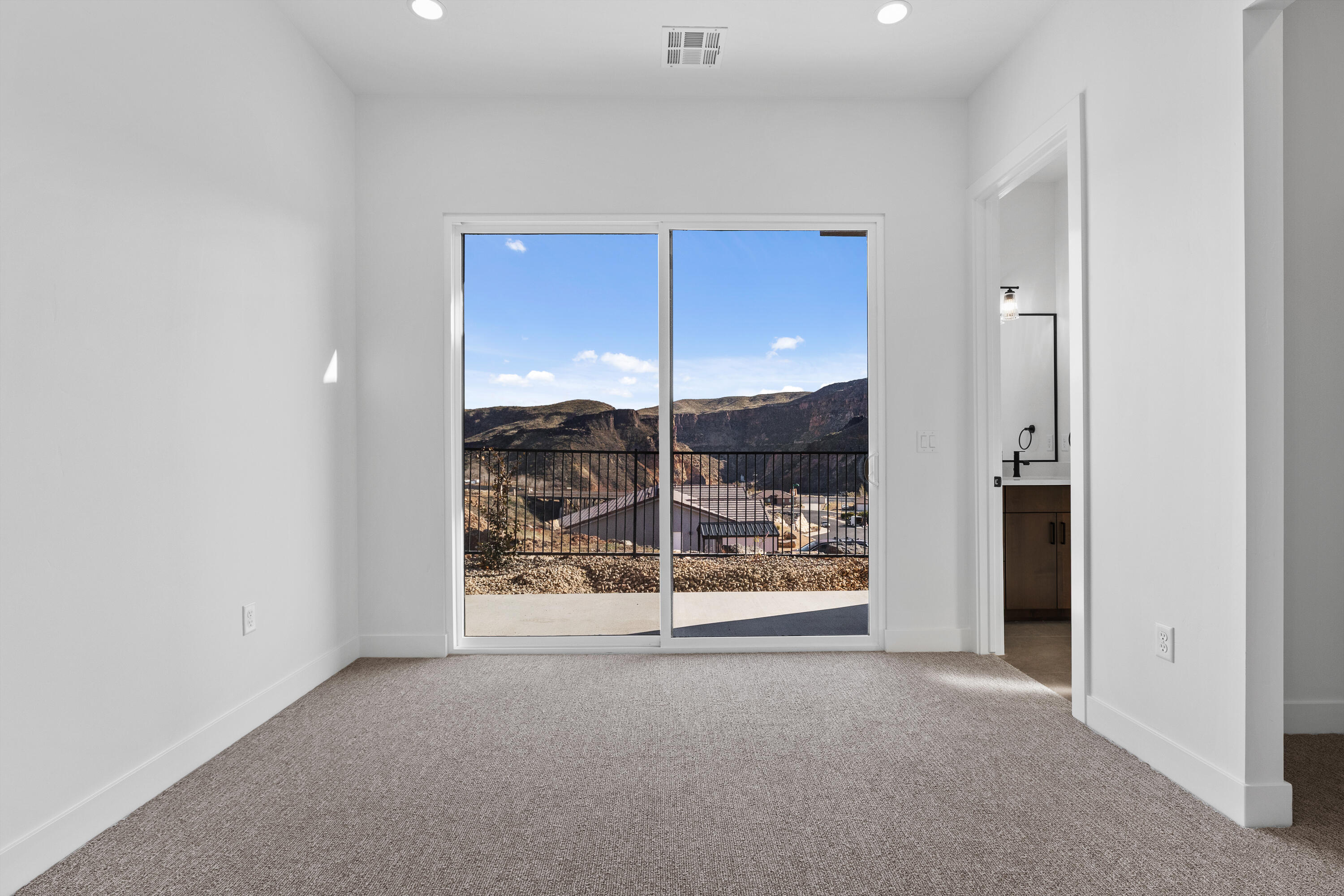 FALCON RIDGE - Residential