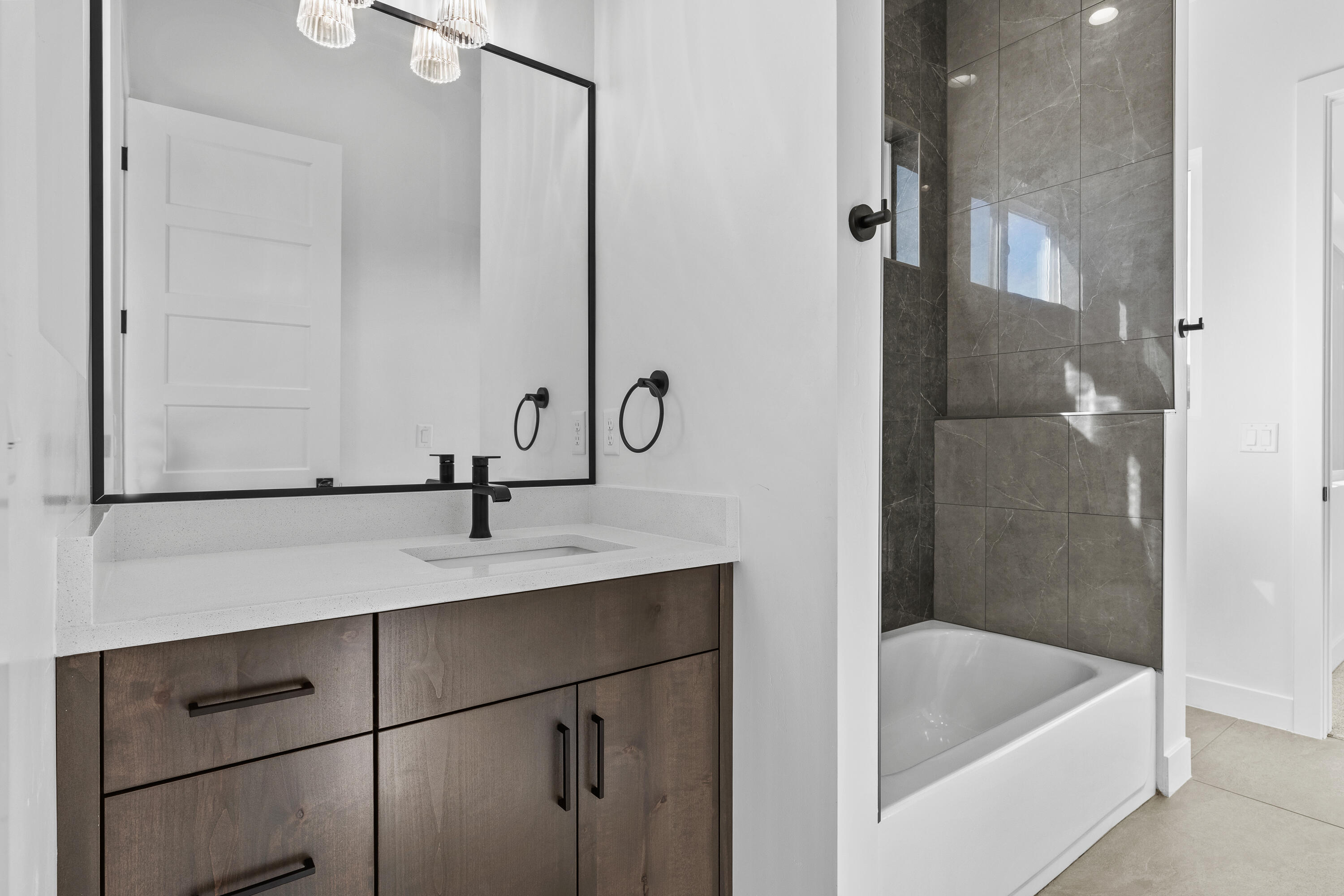 FALCON RIDGE - Residential