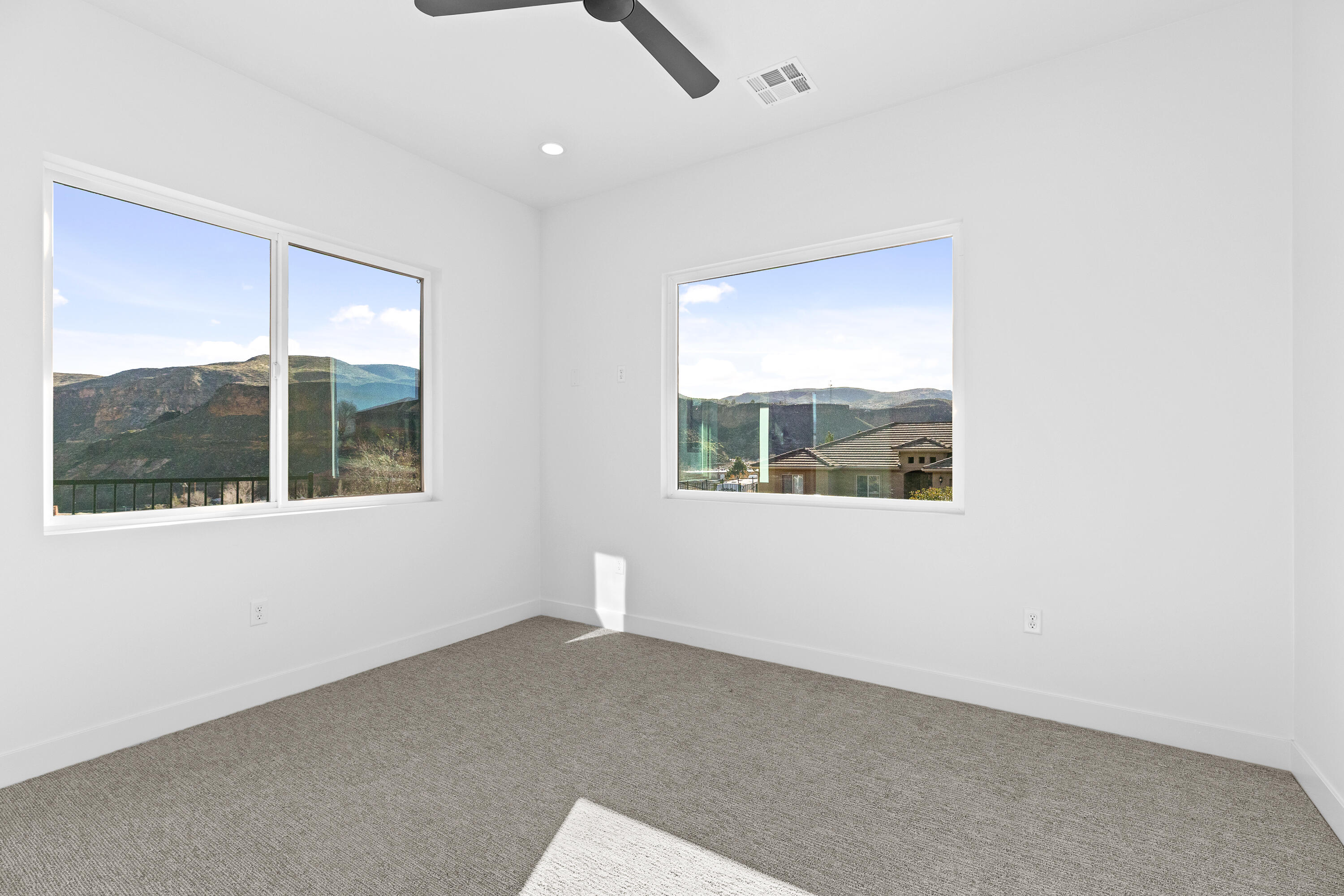 FALCON RIDGE - Residential