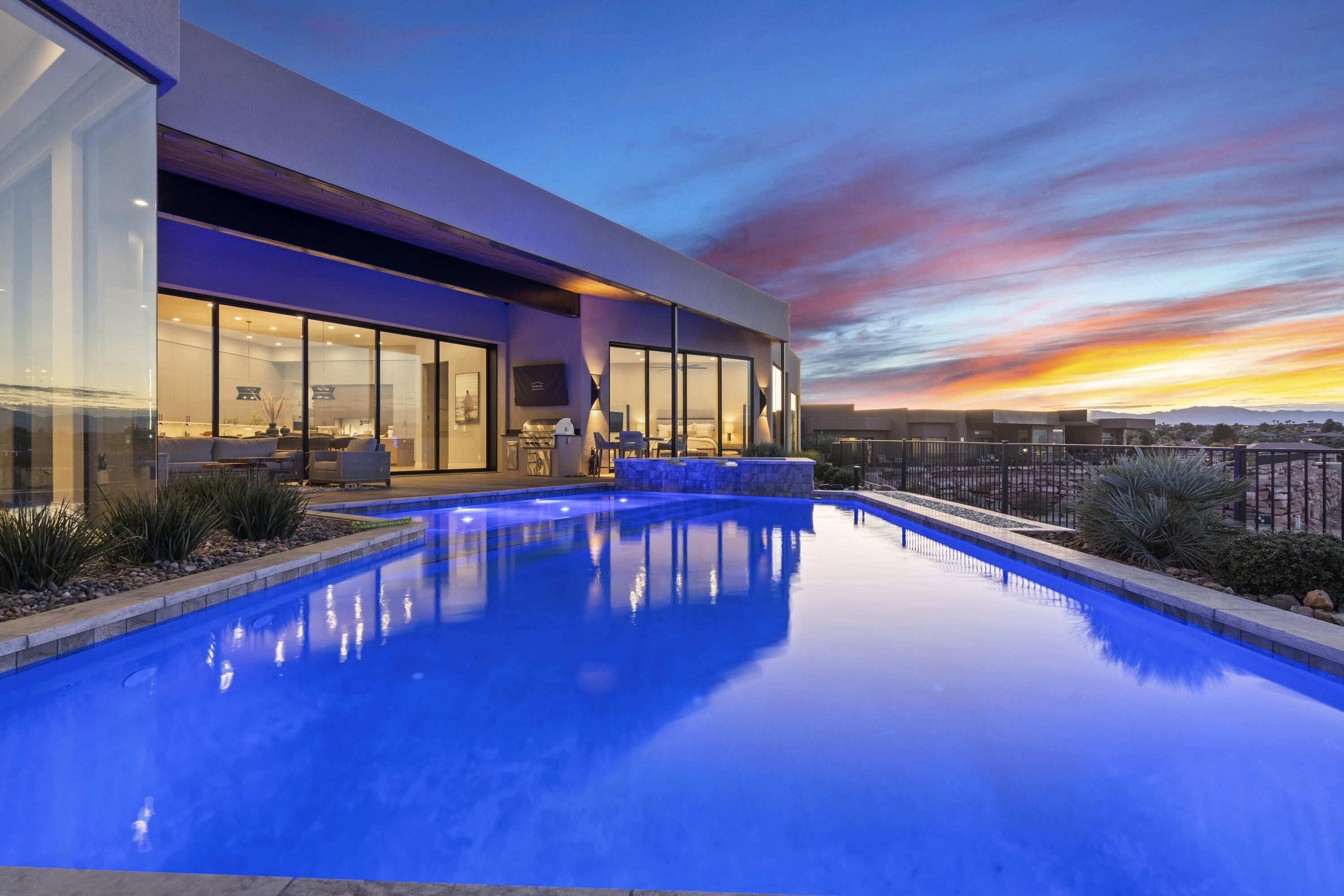STONE CLIFF - Residential