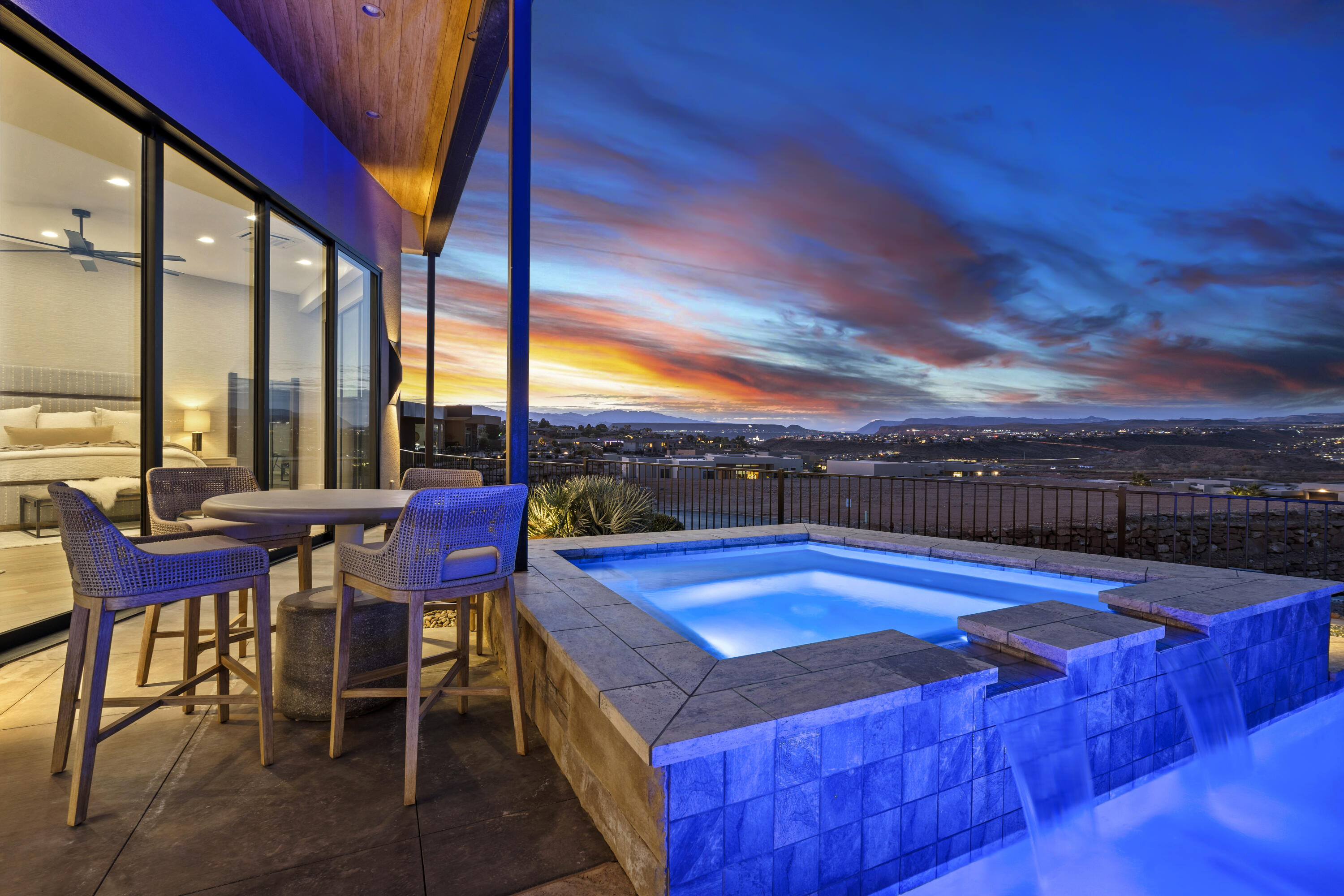 STONE CLIFF - Residential