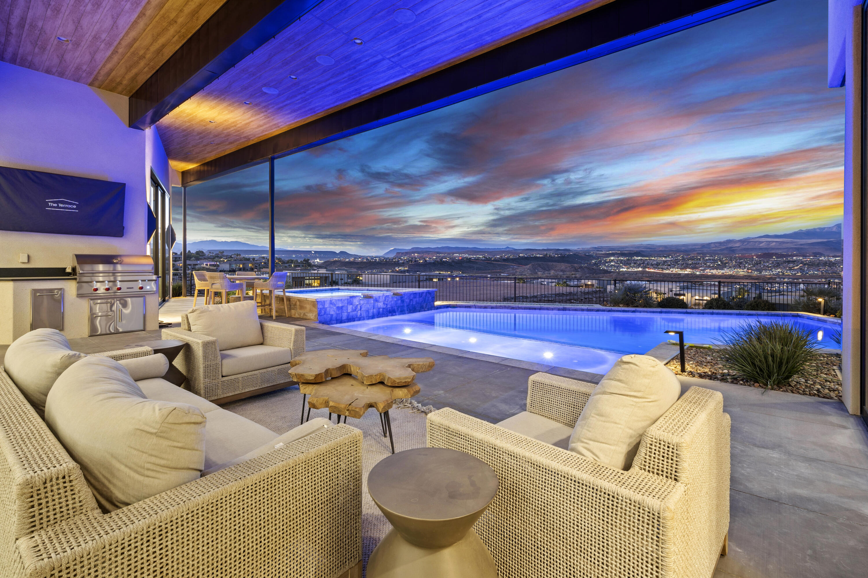 STONE CLIFF - Residential