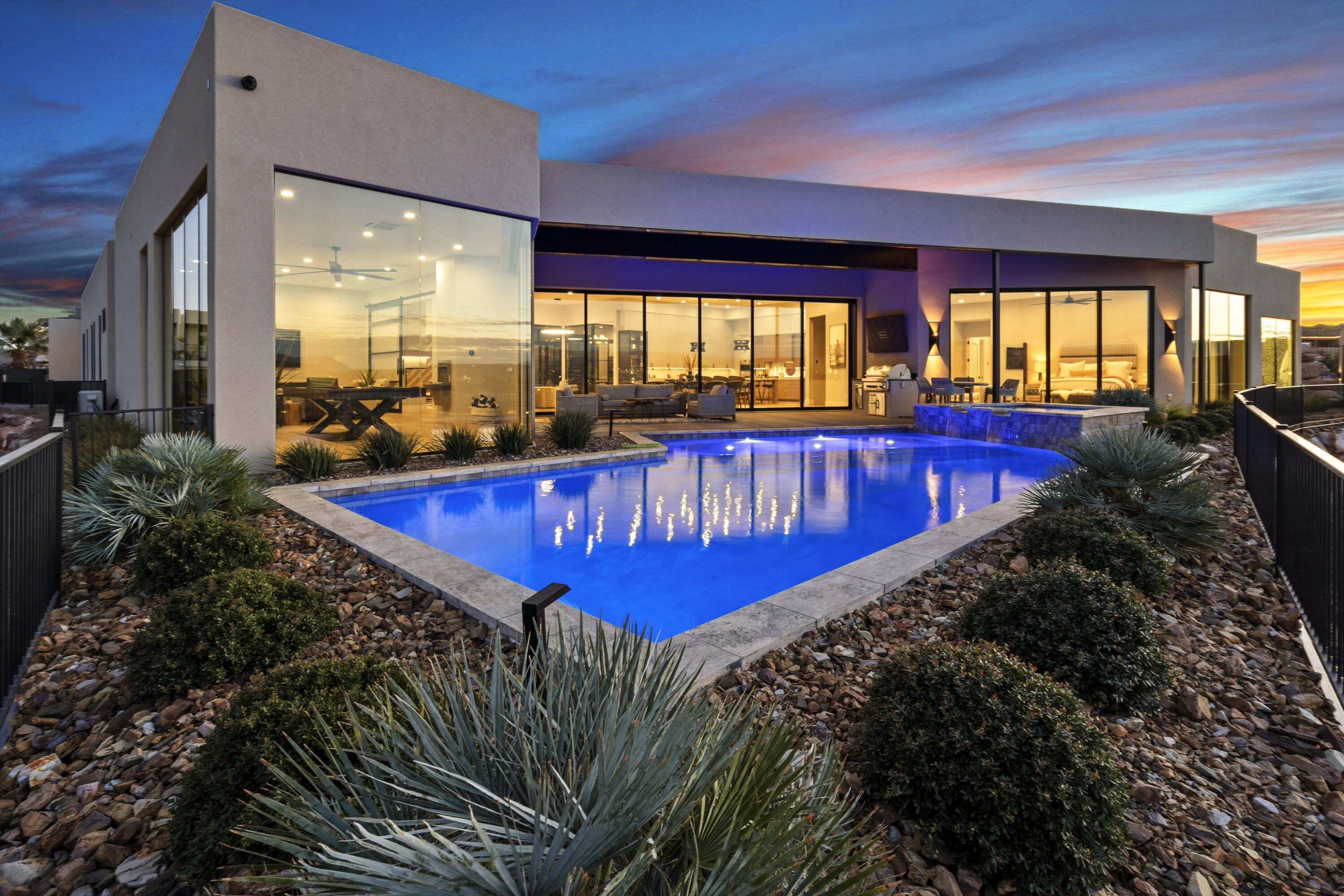 STONE CLIFF - Residential