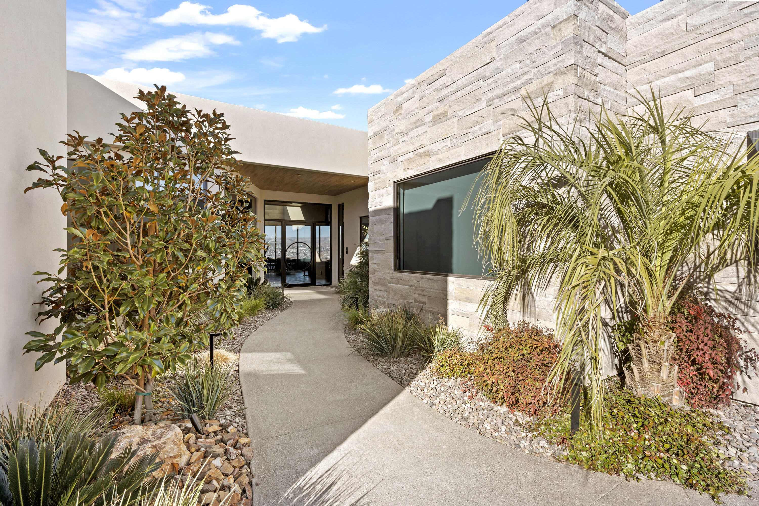 STONE CLIFF - Residential