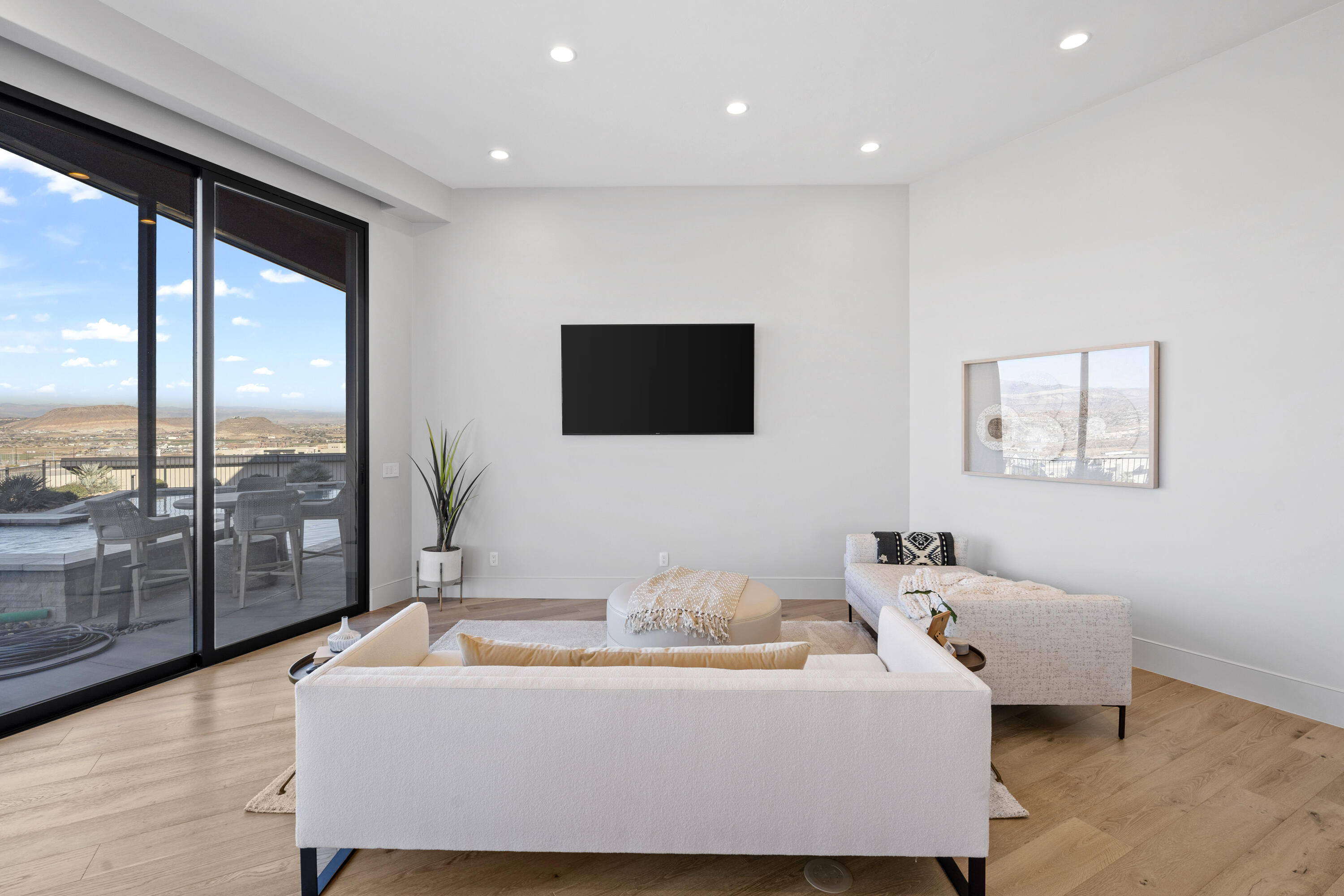STONE CLIFF - Residential