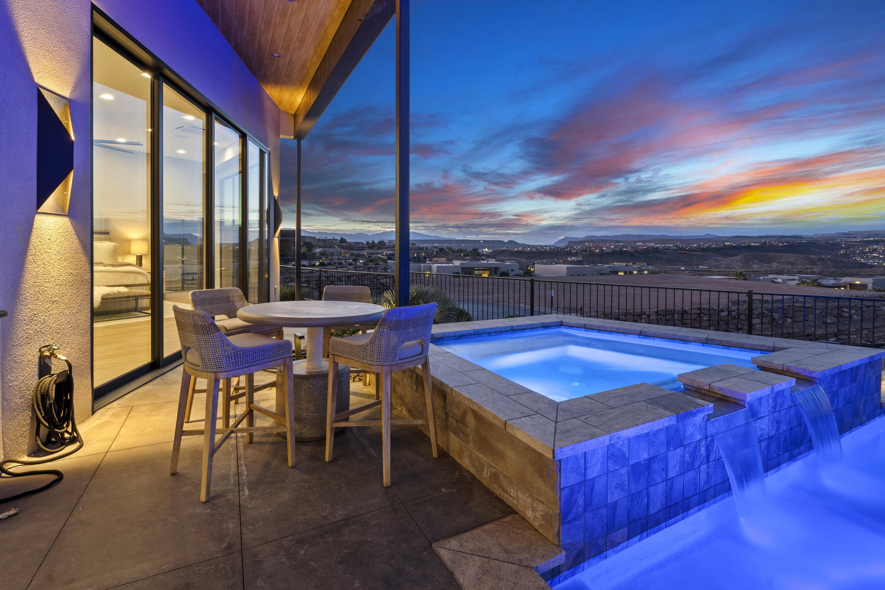 STONE CLIFF - Residential