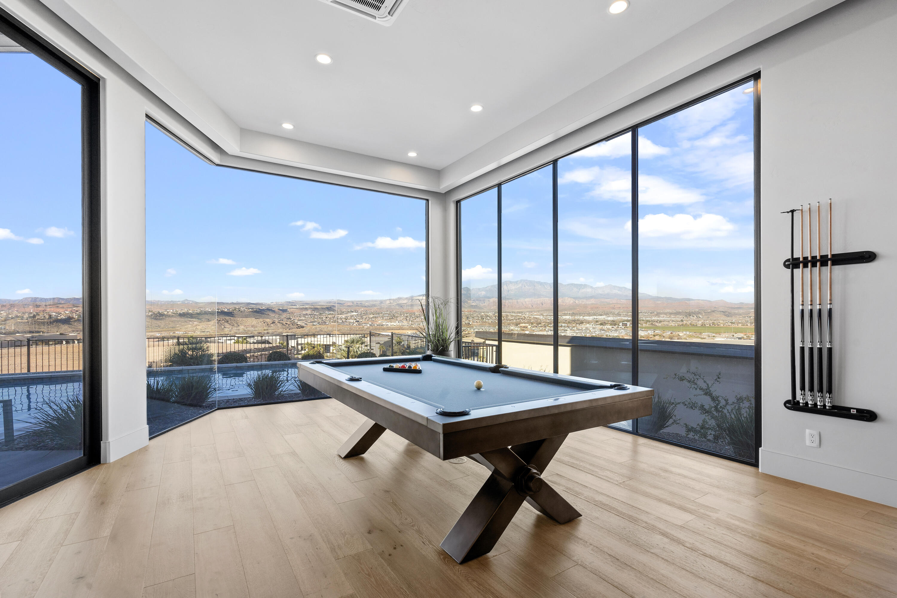 STONE CLIFF - Residential