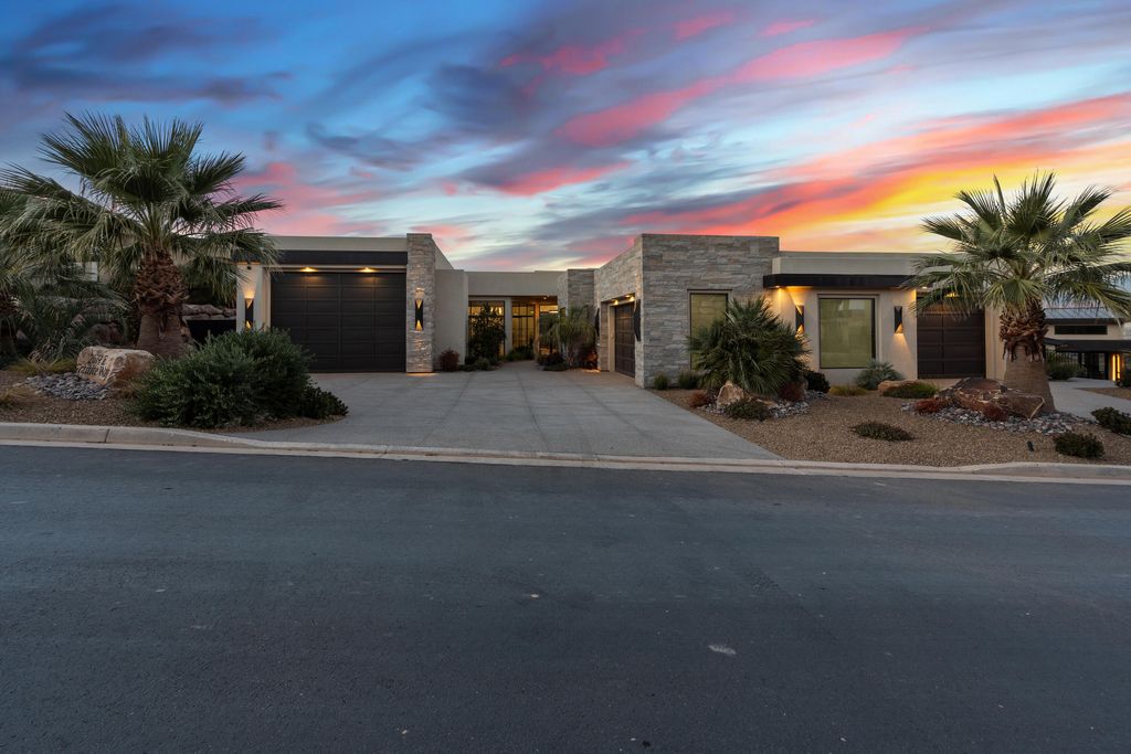 Photo of 2679 E GRANITE Way, Saint George, UT 84790 (MLS # 26-271859)