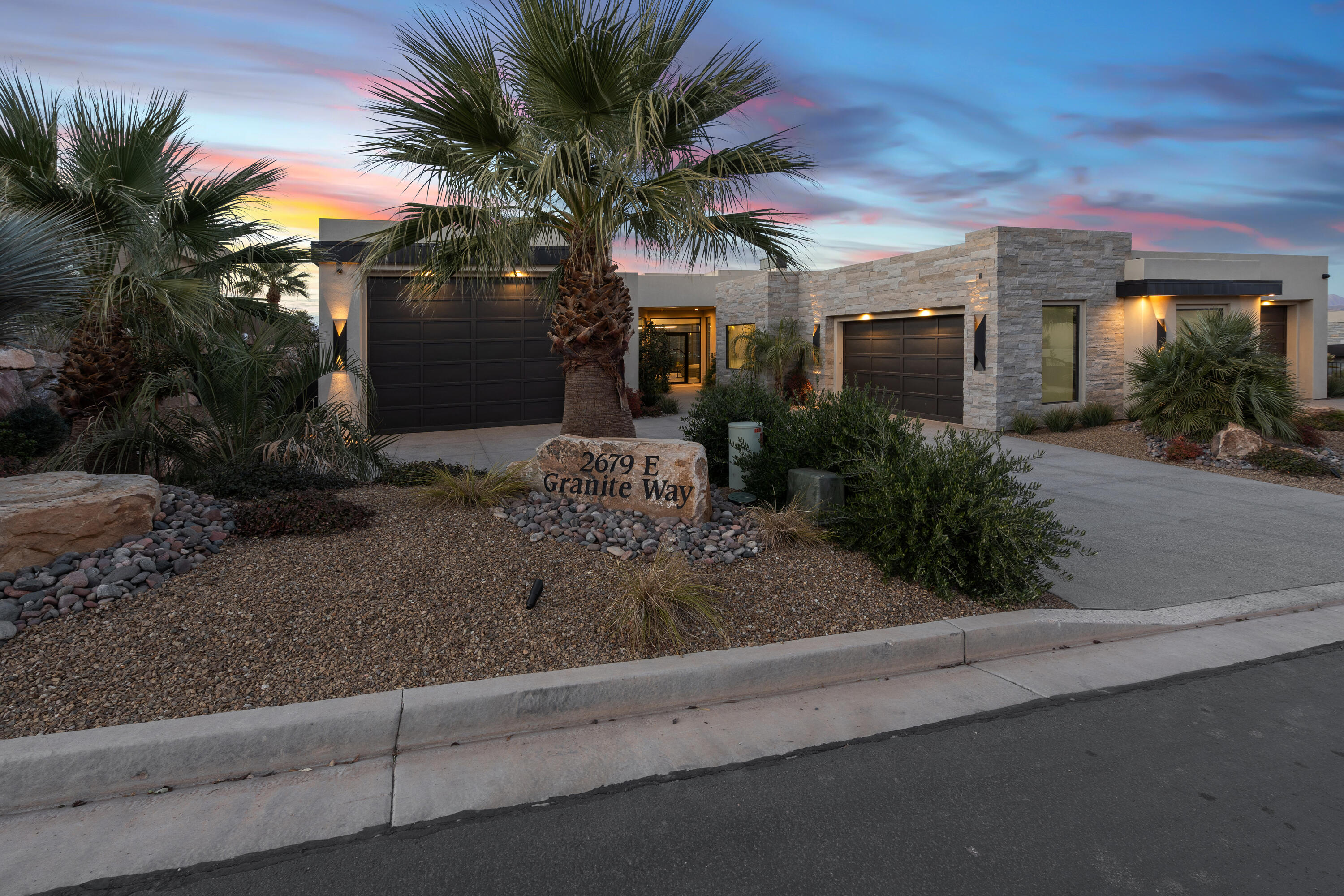 STONE CLIFF - Residential