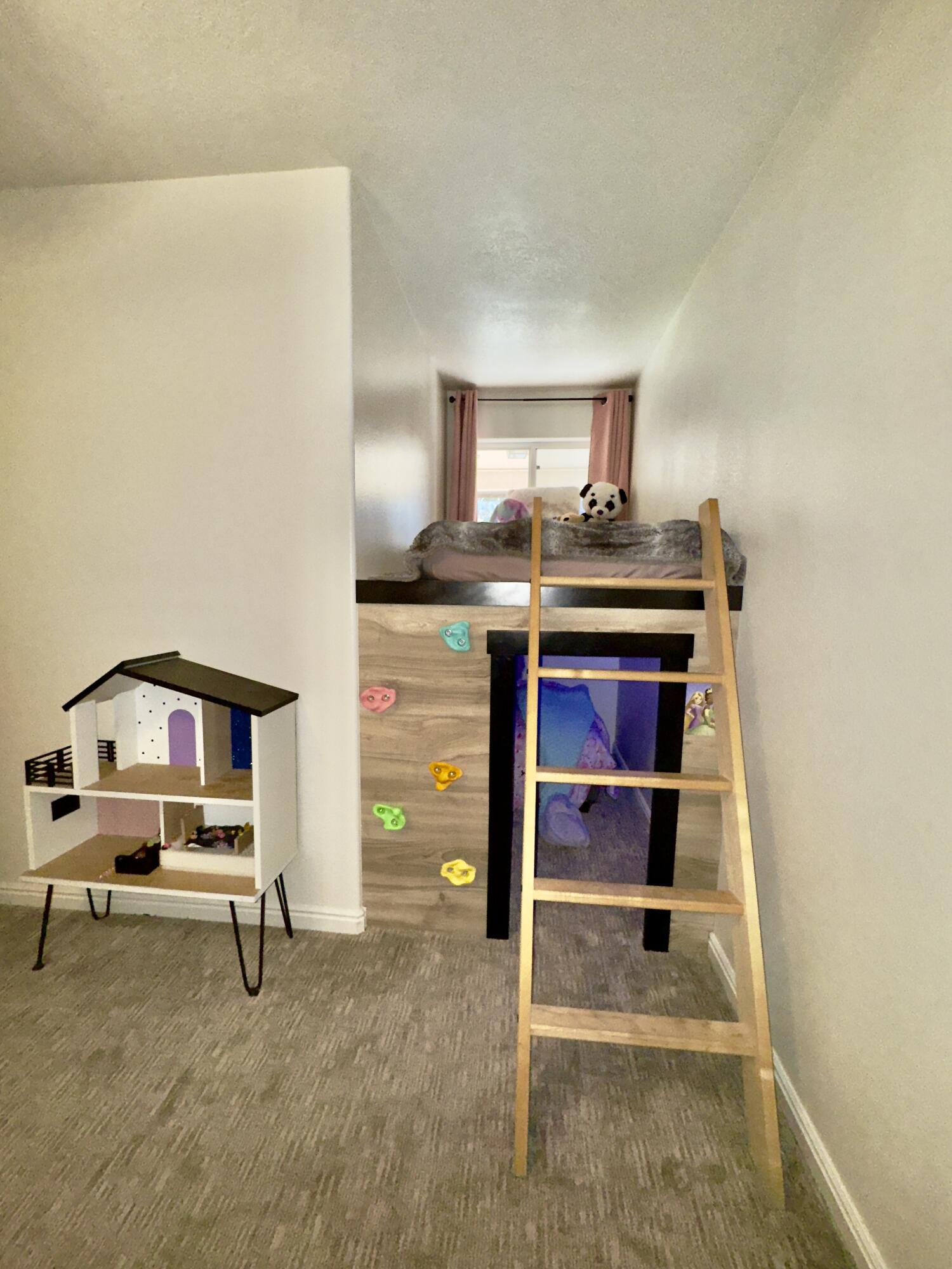 BLOOMINGTON HILLS - Residential