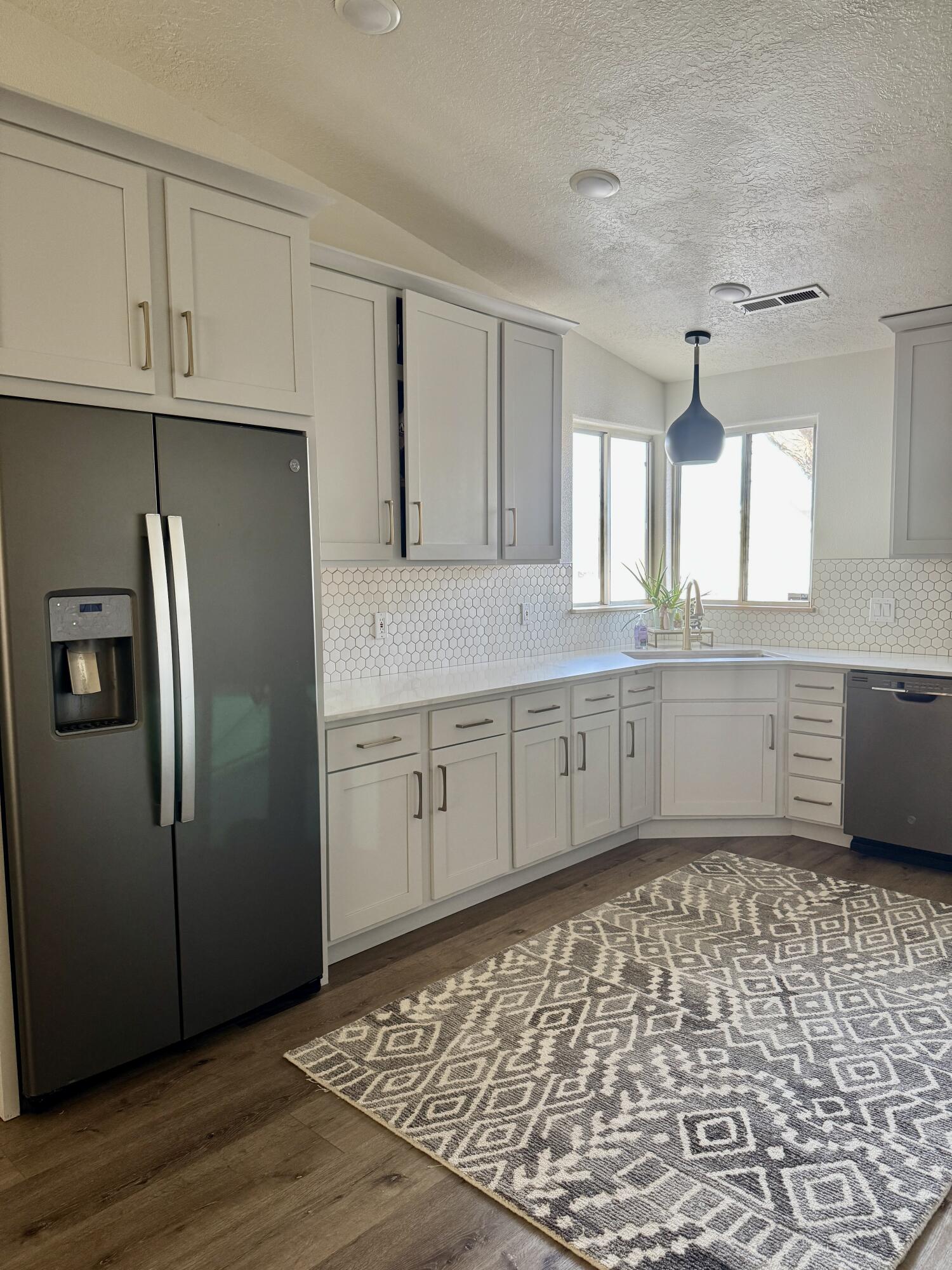 BLOOMINGTON HILLS - Residential