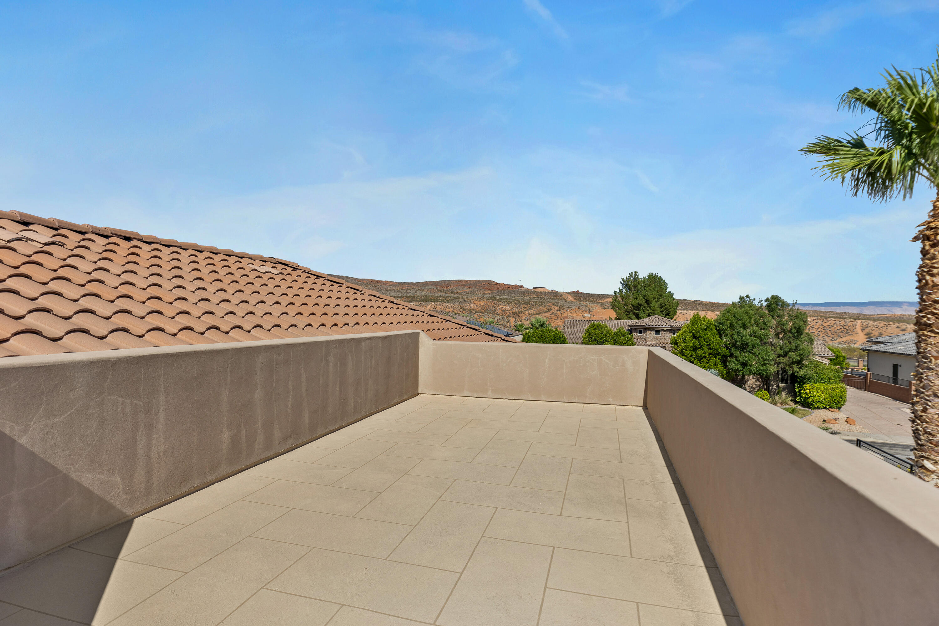 LAST SUN AT GREEN SPRINGS - Residential