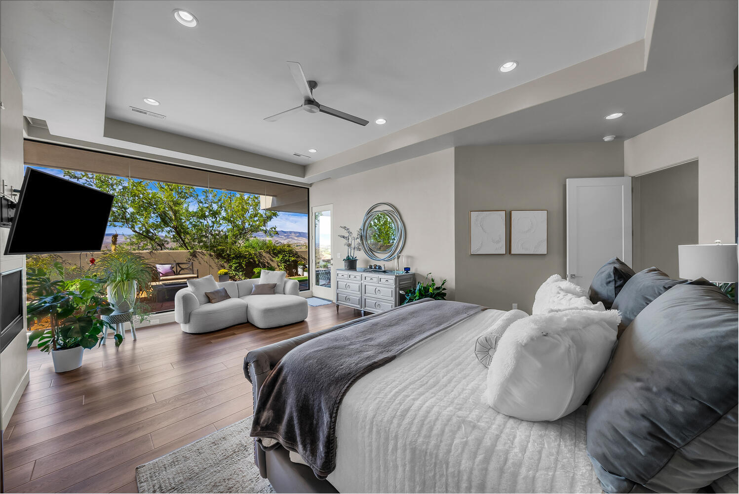 VISTAS AT ENTRADA - Residential