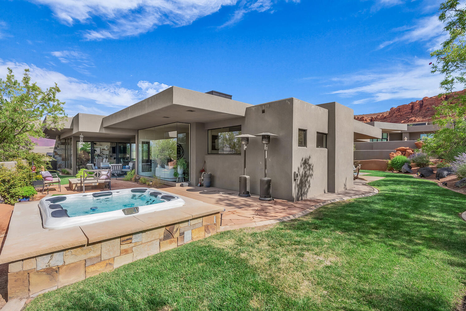 VISTAS AT ENTRADA - Residential