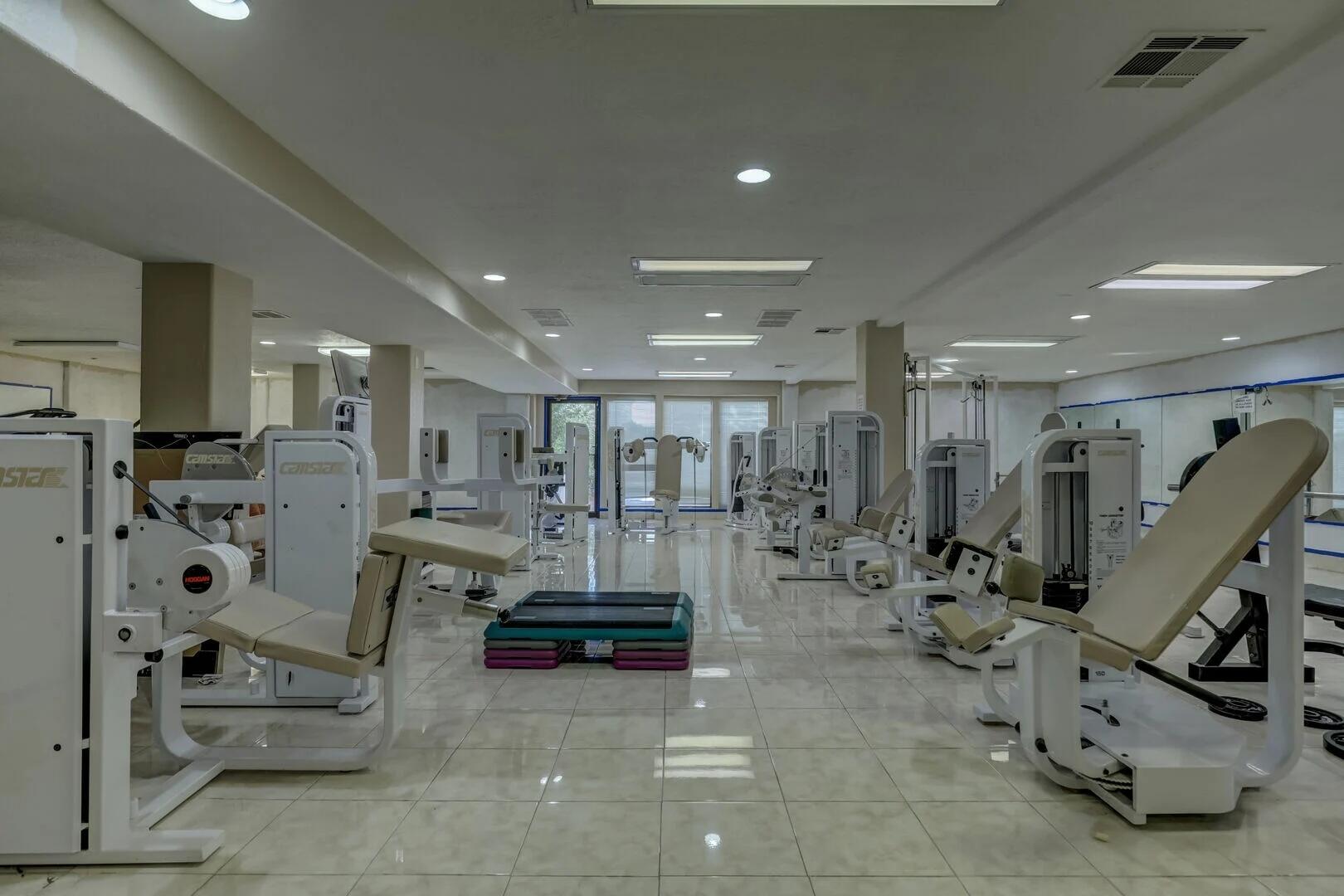 LAS PALMAS RESORT CONDOS - Residential