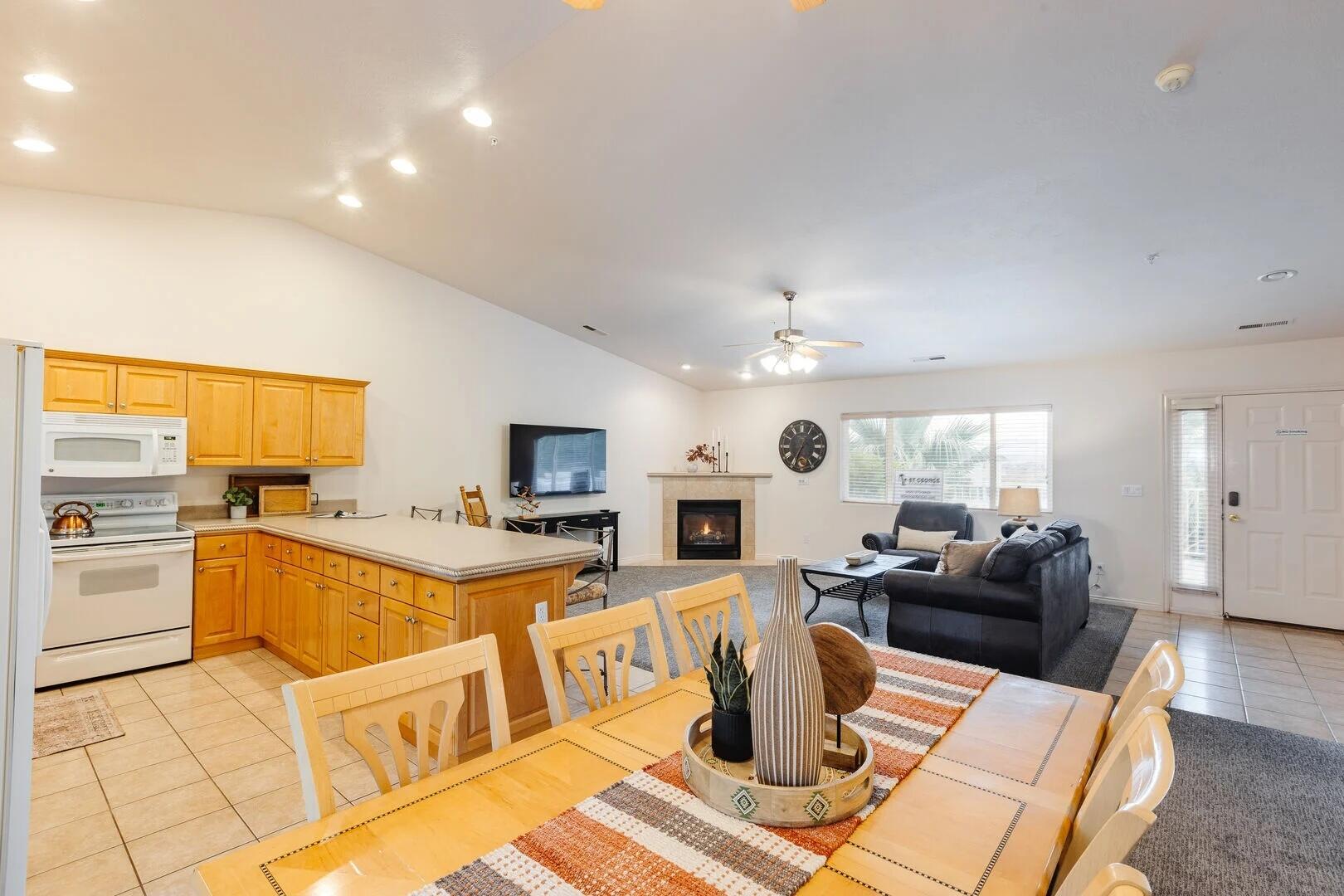 LAS PALMAS RESORT CONDOS - Residential