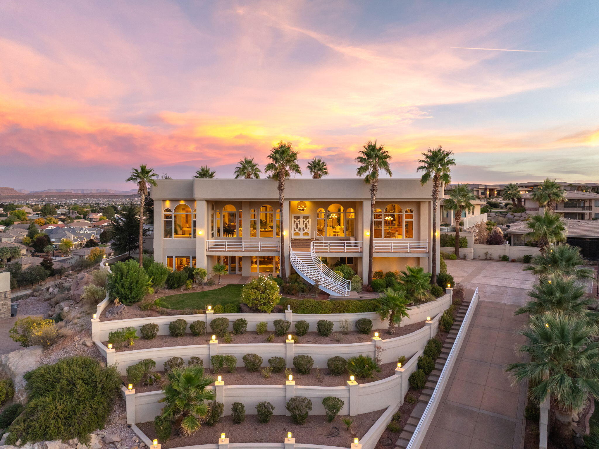 FALCON POINT - Residential
