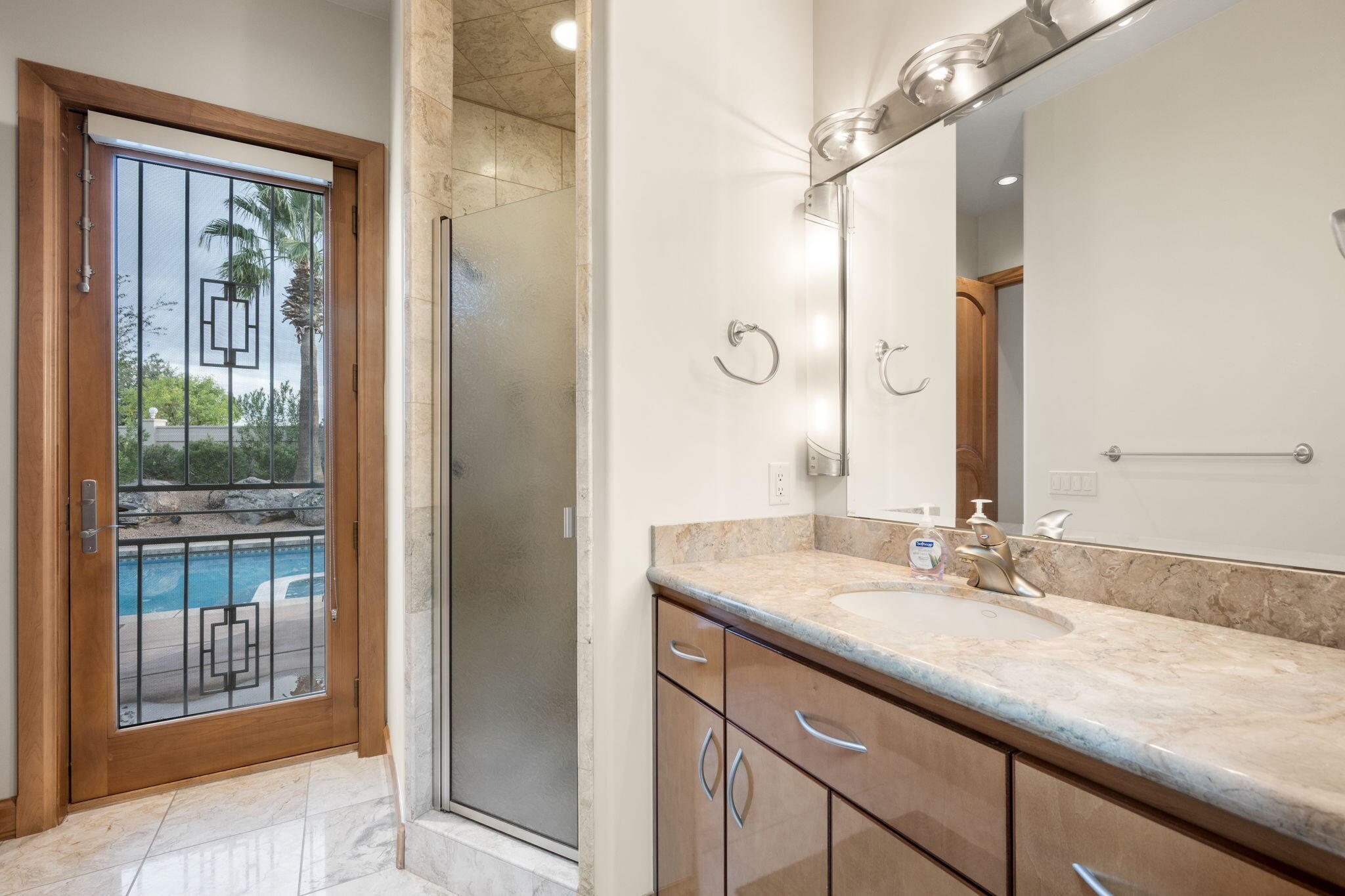 FALCON POINT - Residential