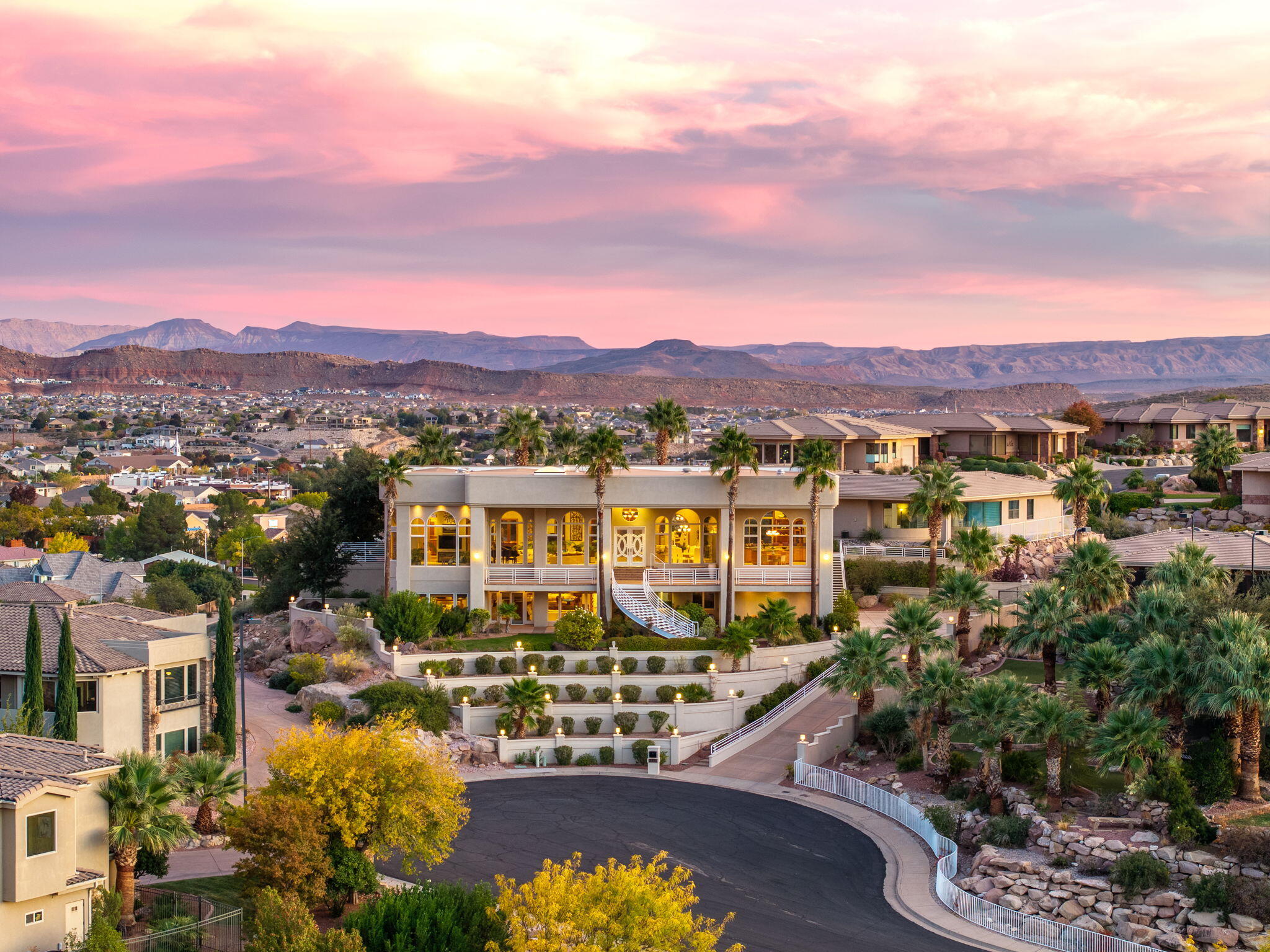 FALCON POINT - Residential