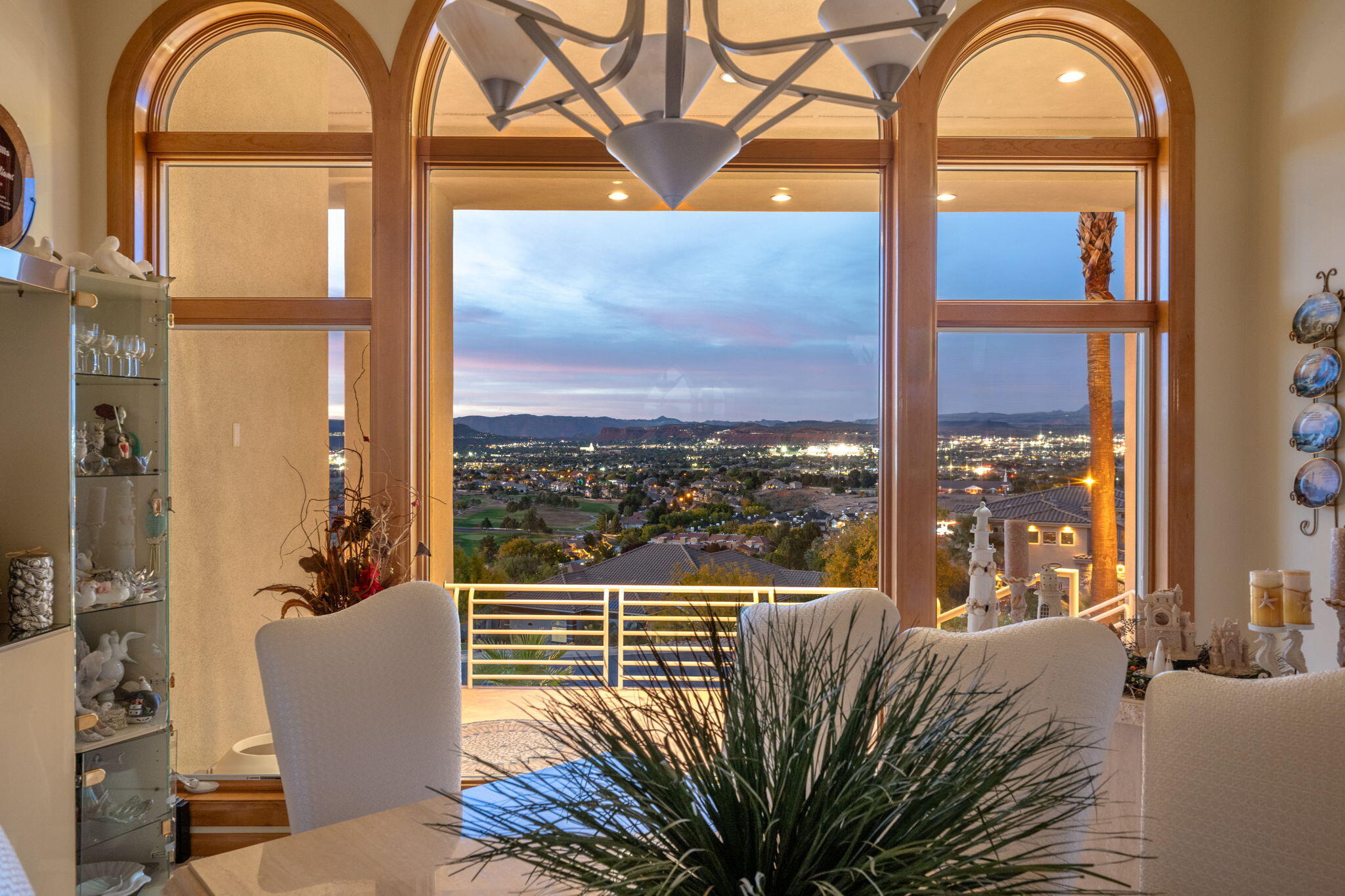 FALCON POINT - Residential