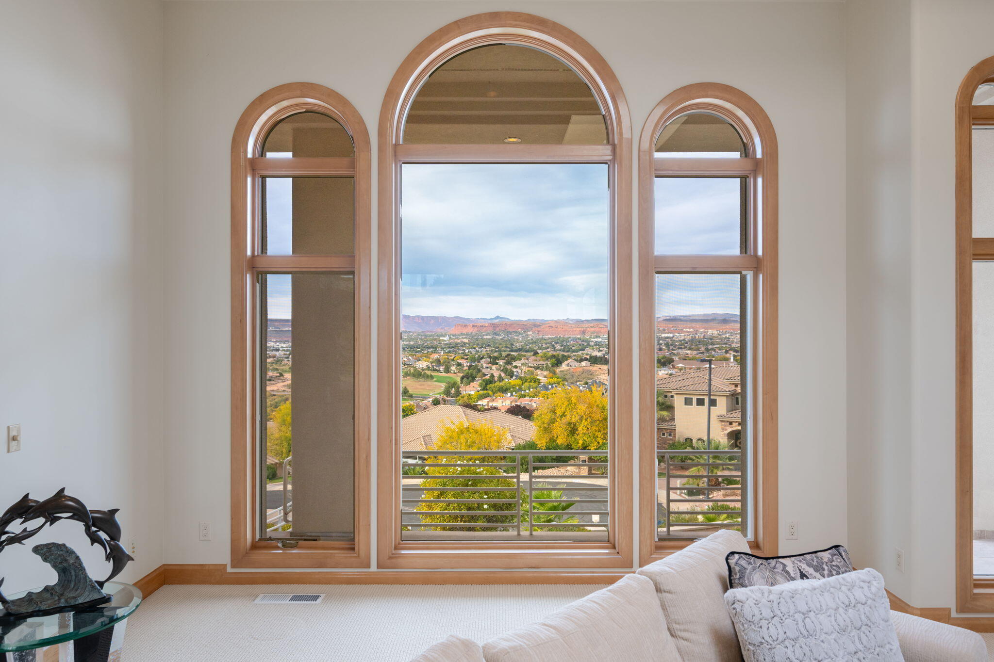 FALCON POINT - Residential