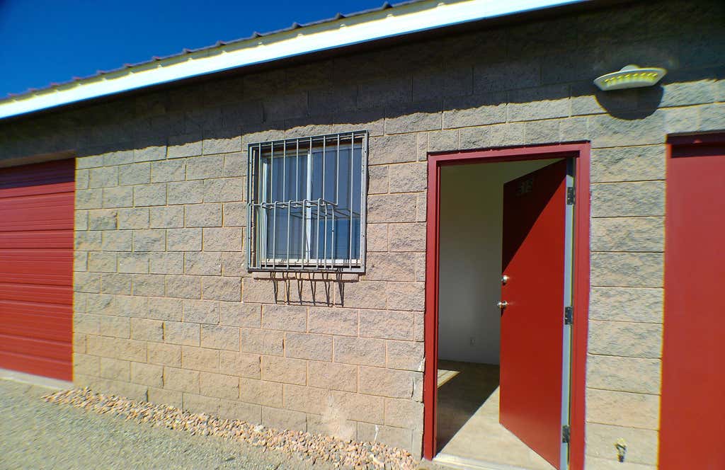 Photo of 615 Redrock RD, Saint George, UT 84770 (MLS # 26-275266)