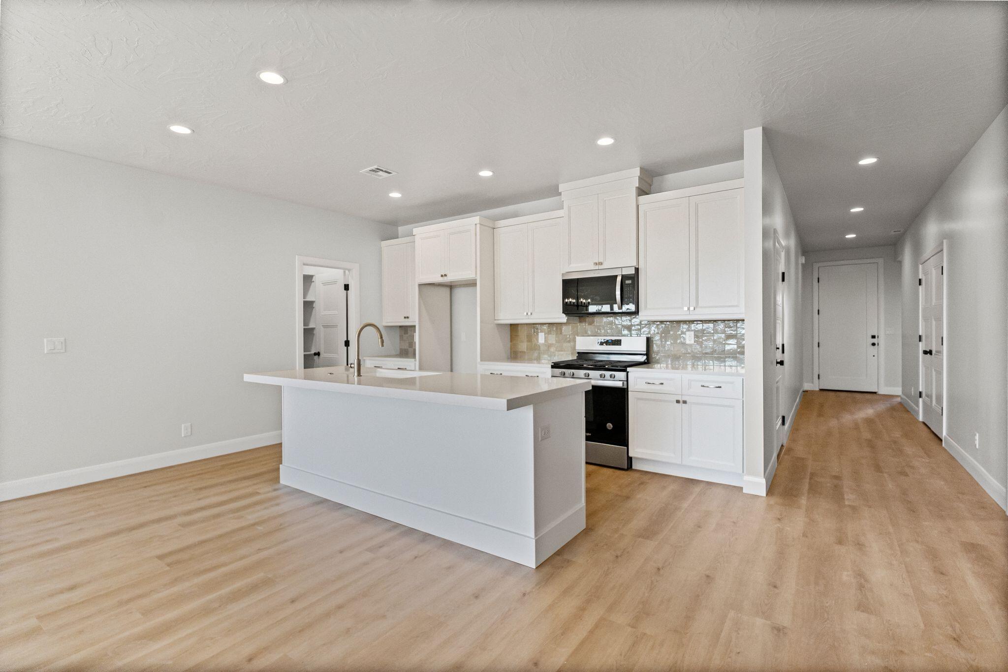 DESERT RIDGE ESTATES - Residential