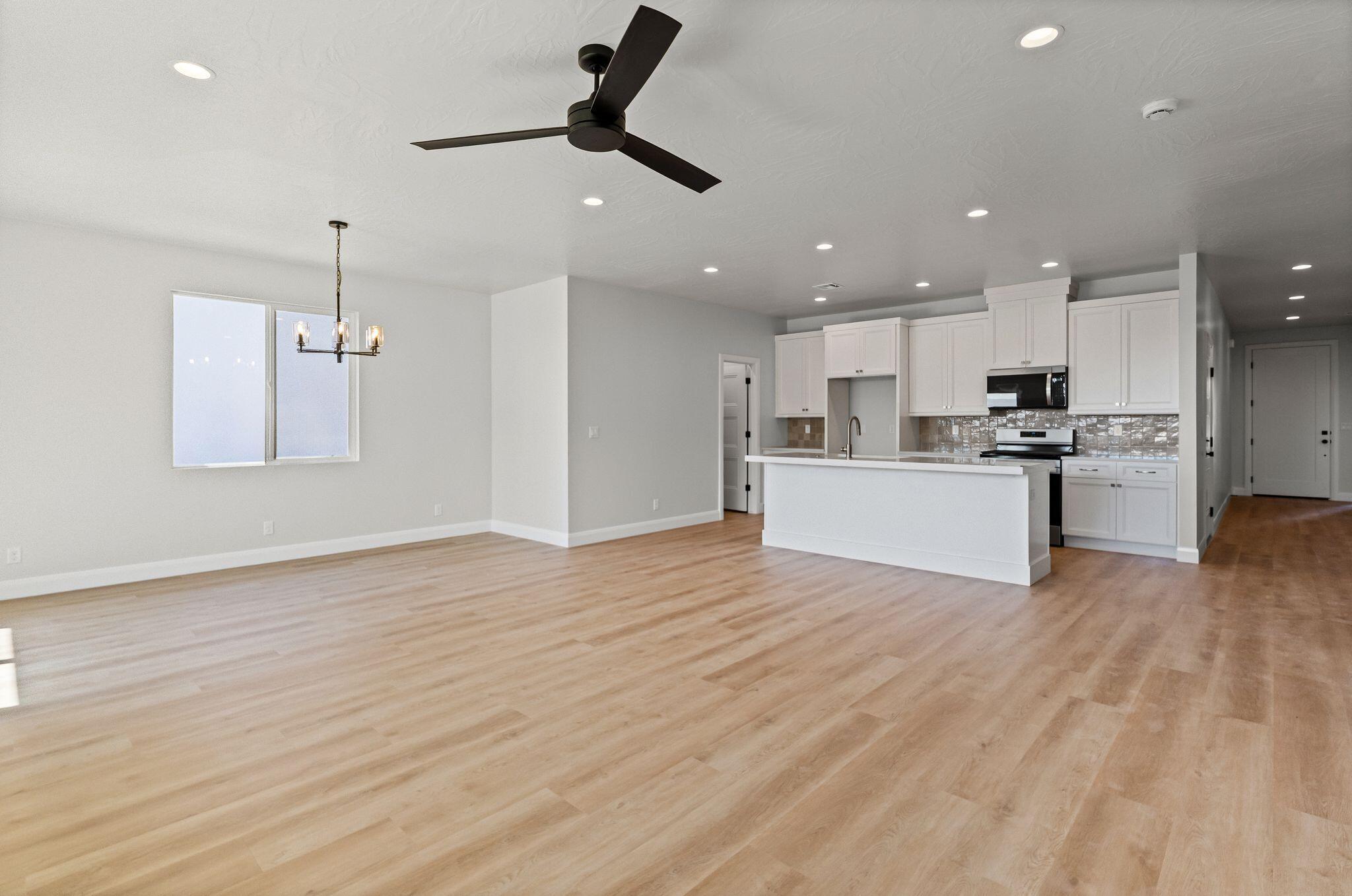 DESERT RIDGE ESTATES - Residential