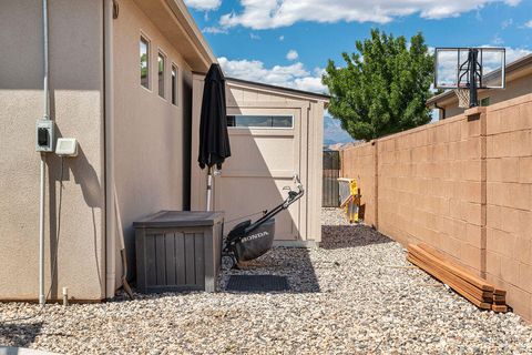 Tiny photo for 914 E BLACK OAK DR, Washington, UT 84780 (MLS # 26-271959)