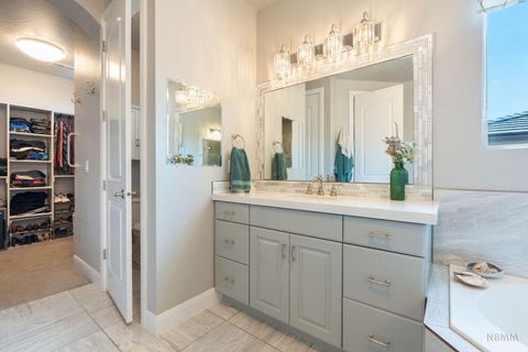 Tiny photo for 914 E BLACK OAK DR, Washington, UT 84780 (MLS # 26-271959)