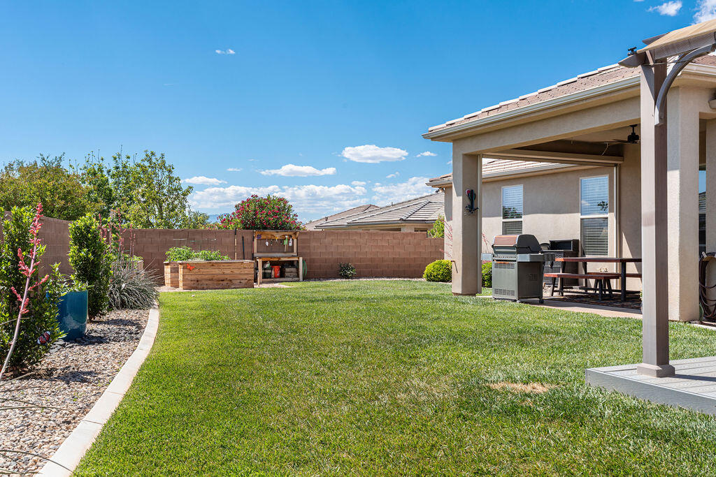 ROADRUNNER RIDGE - Residential